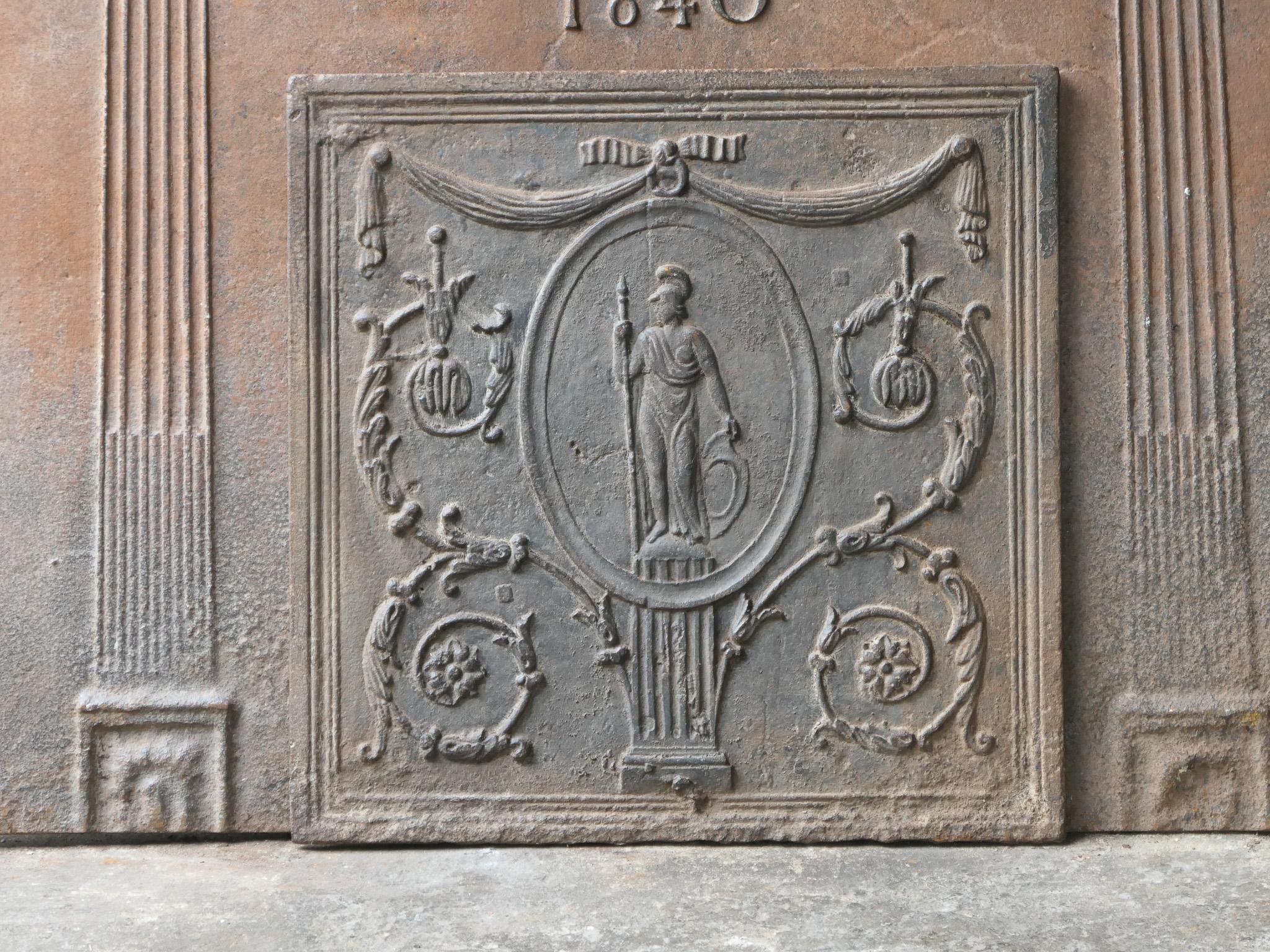 Antike französische neoklassizistische 'Minerva' Kaminrückwand, 18-19. (Französisch) im Angebot
