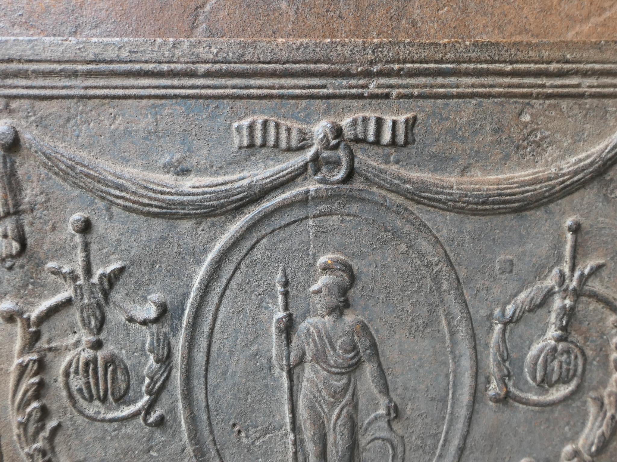 Antike französische neoklassizistische 'Minerva' Kaminrückwand, 18-19. (Eisen) im Angebot