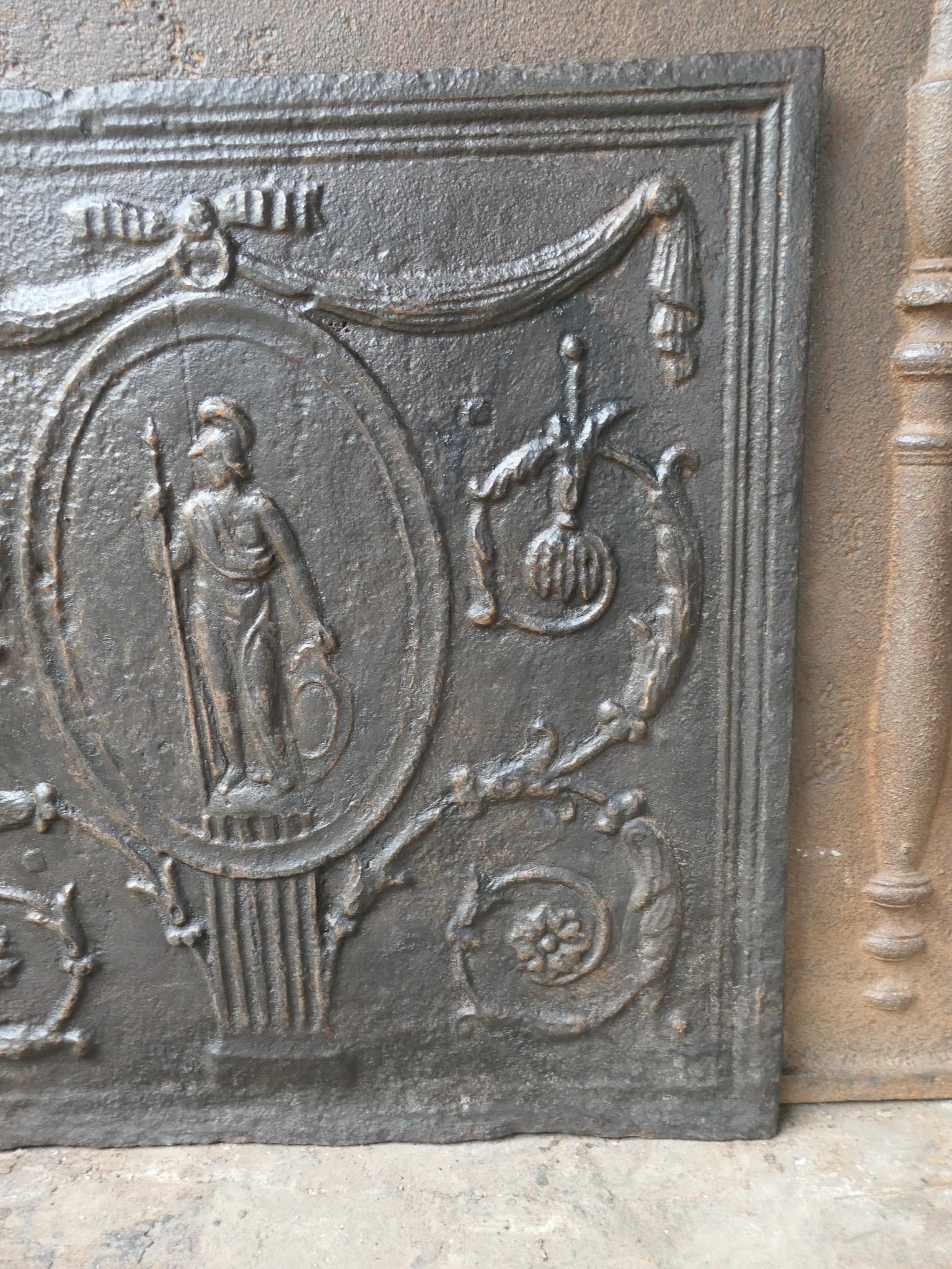 Antique French Neoclassical 'Minerva' Fireback / Backsplash, XVIII-XIX secolo in vendita 3