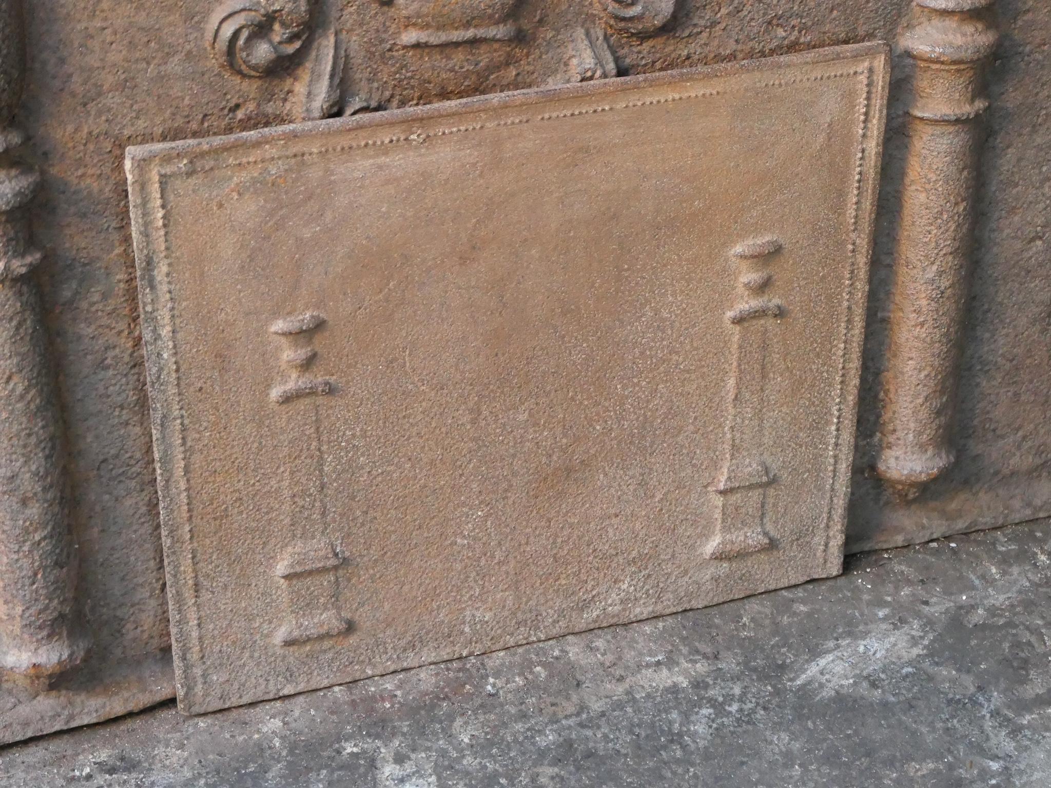 Antique French Neoclassical 'Pillars of Freedom' Fireback /Backsplash In Good Condition For Sale In Amerongen, NL