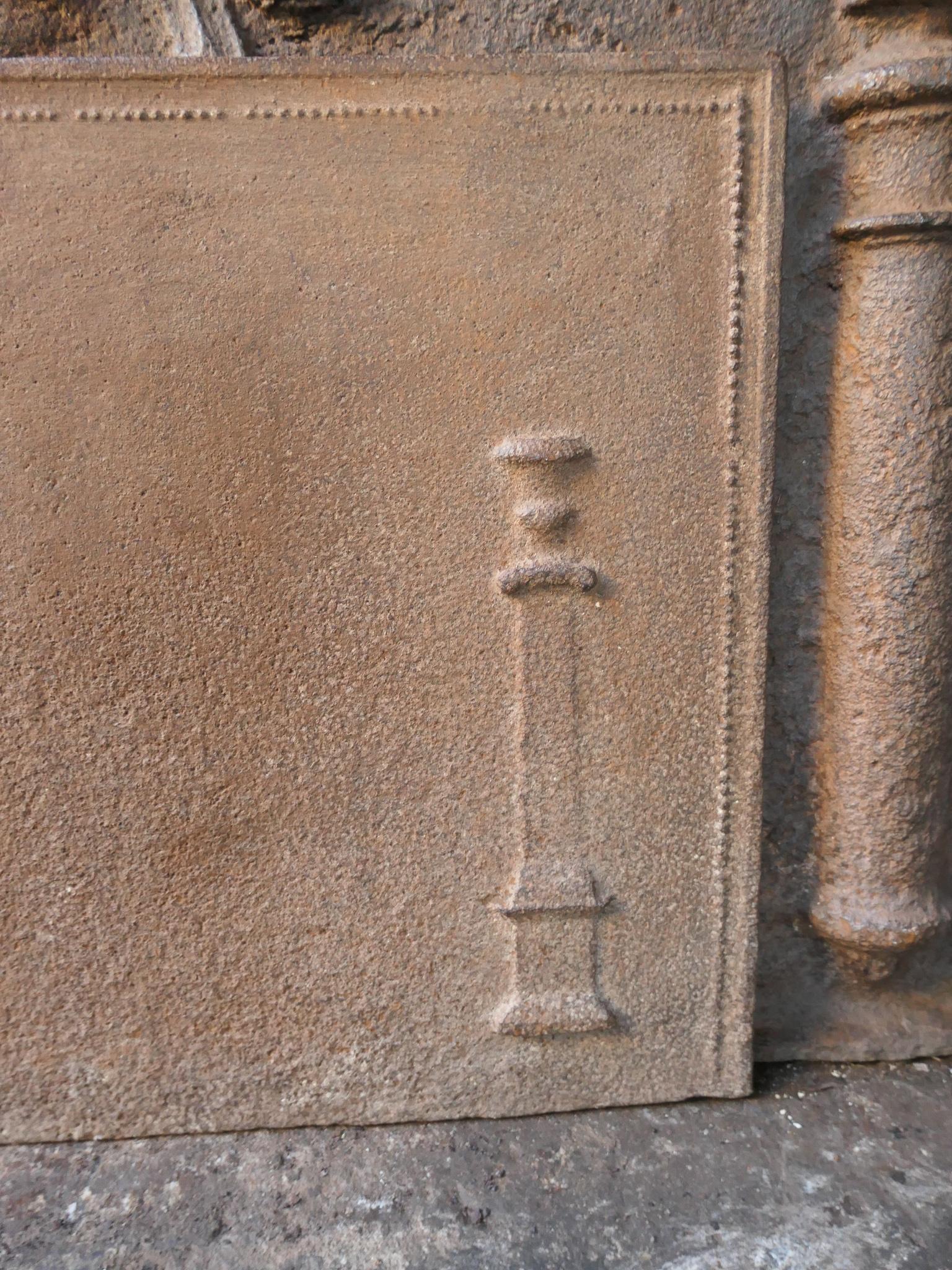 Antique French Neoclassico 'Pilastri della Libertà' Fireback / Backsplash In condizioni buone in vendita a Soest, NL