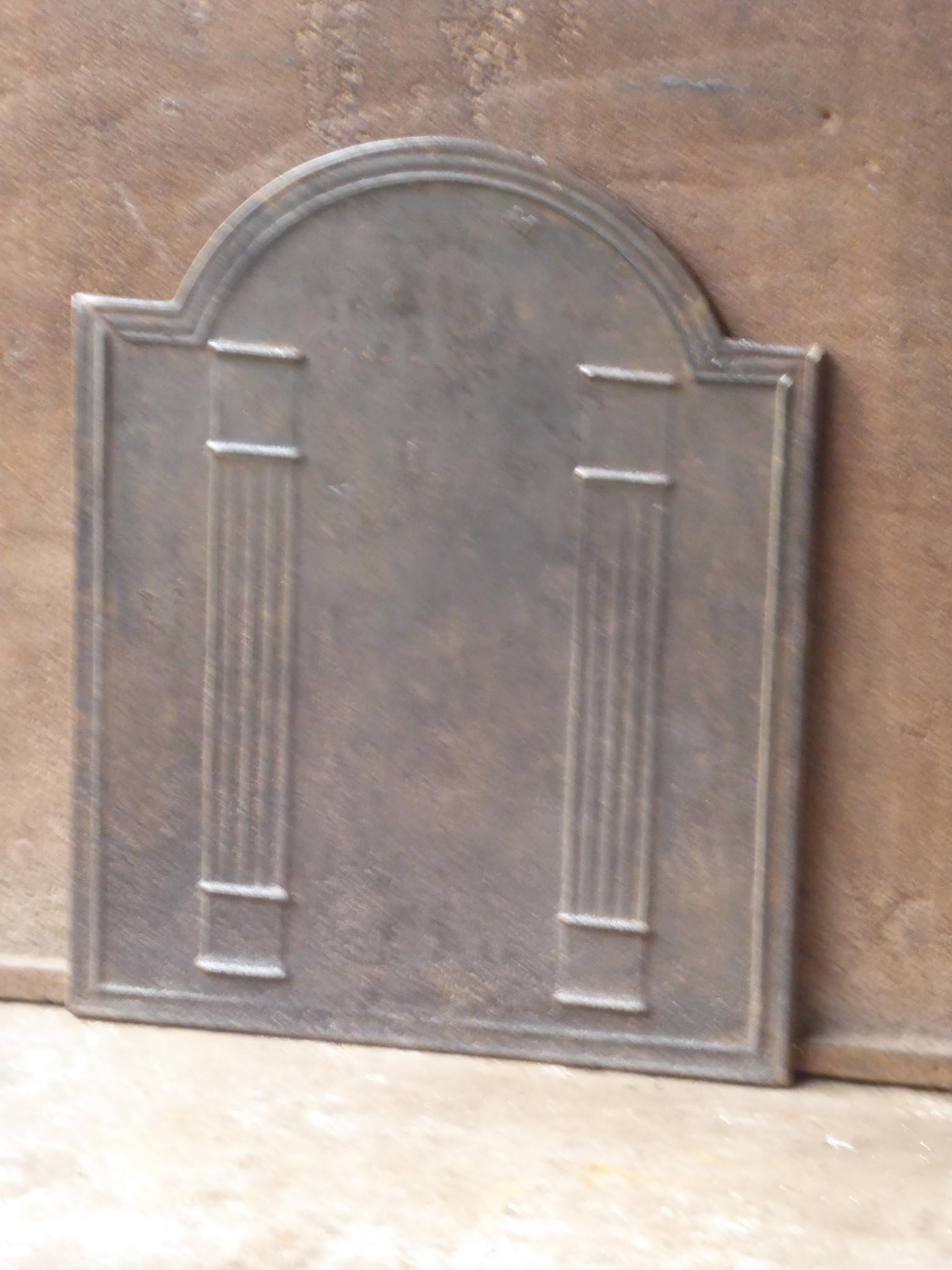 Antique French Neoclassical 'Pillars of Freedom' Fireback / Backsplash In Good Condition For Sale In Amerongen, NL