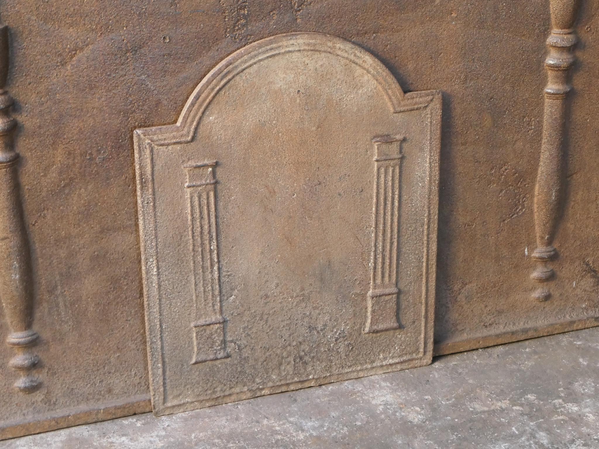 Antique French Neoclassical 'Pillars of Freedom' Fireback / Backsplash, 19th C. In Good Condition For Sale In Amerongen, NL