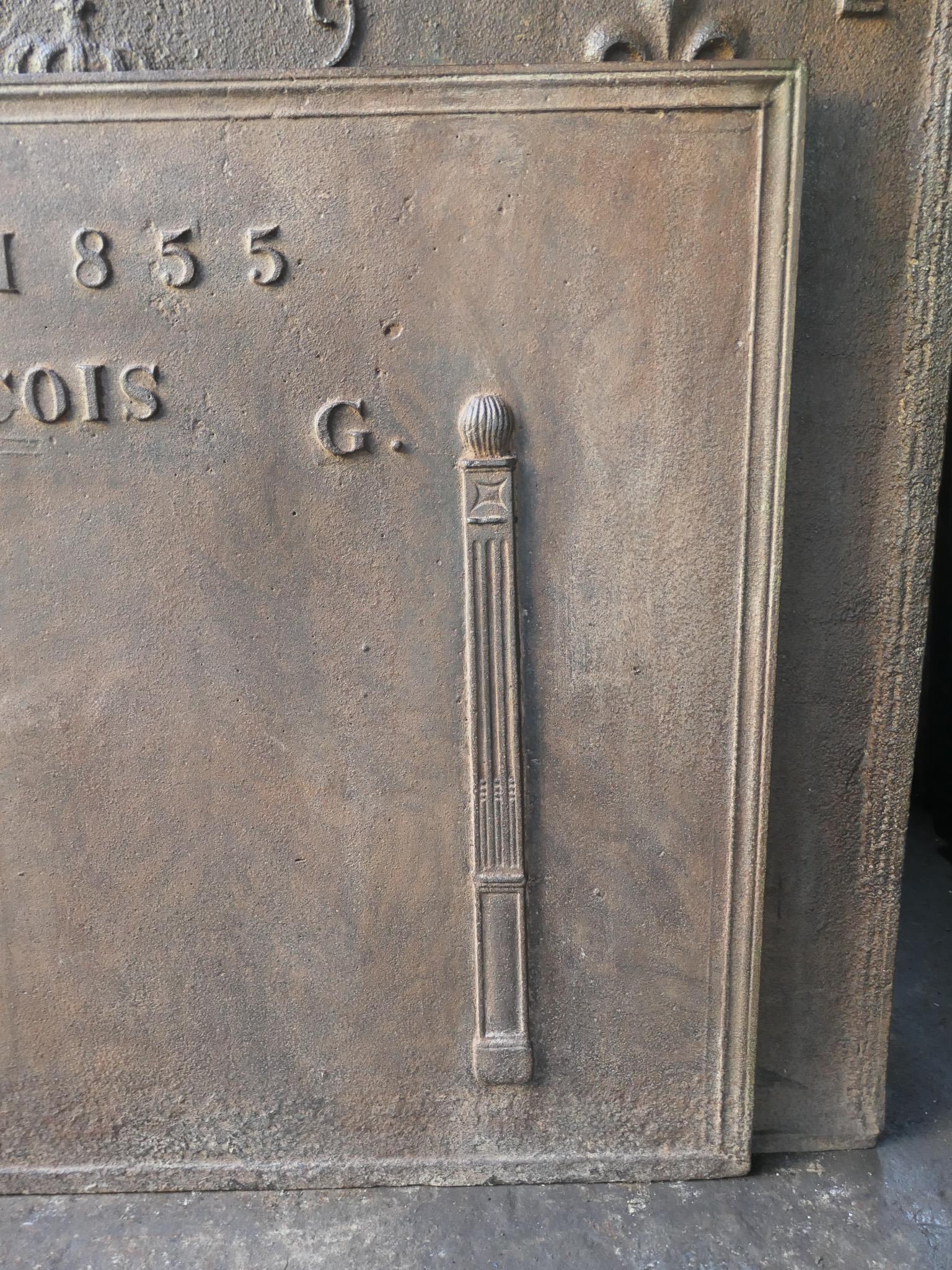 Plaque de cheminée néoclassique française ancienne Pillars of Freedom en vente 1