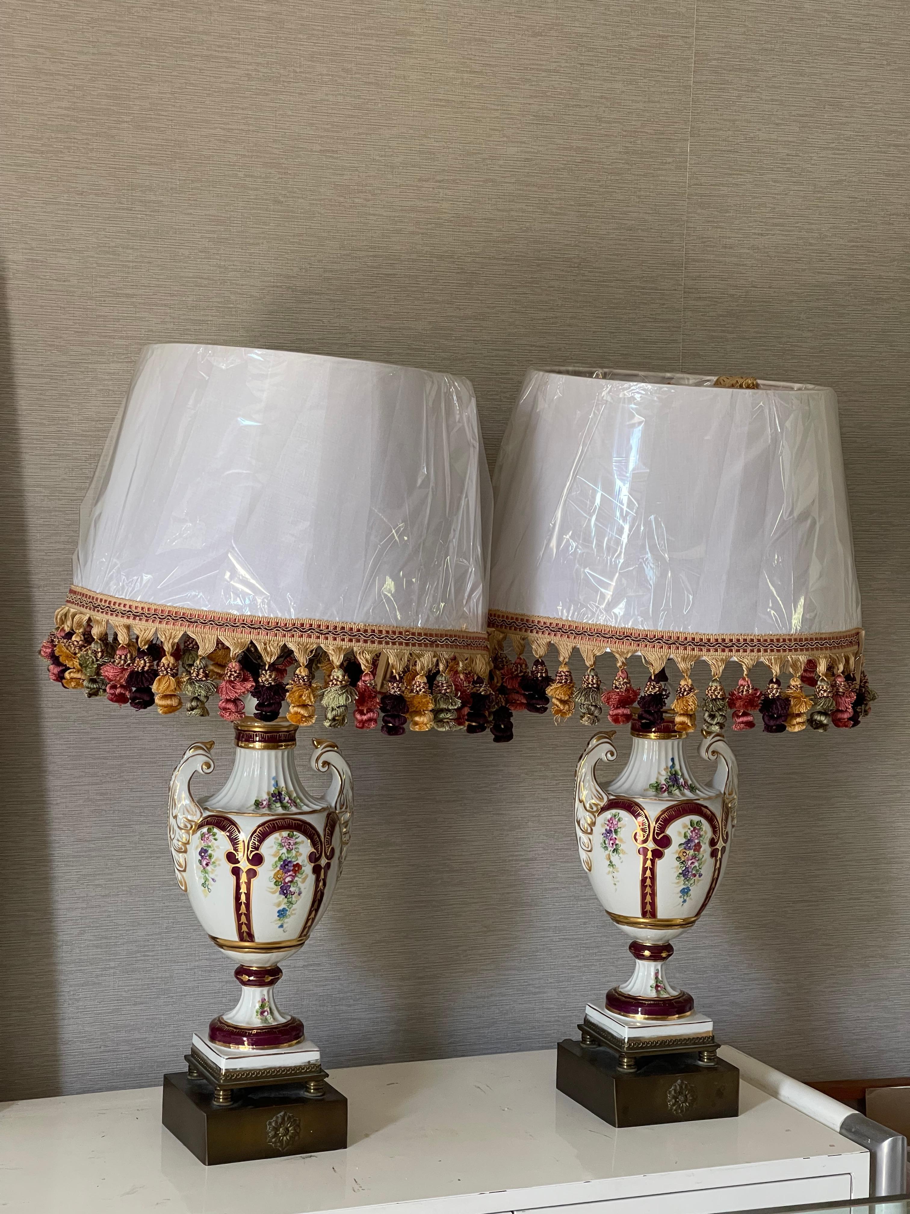 Antique French Neoclassical Porcelain  Lamps For Sale 5