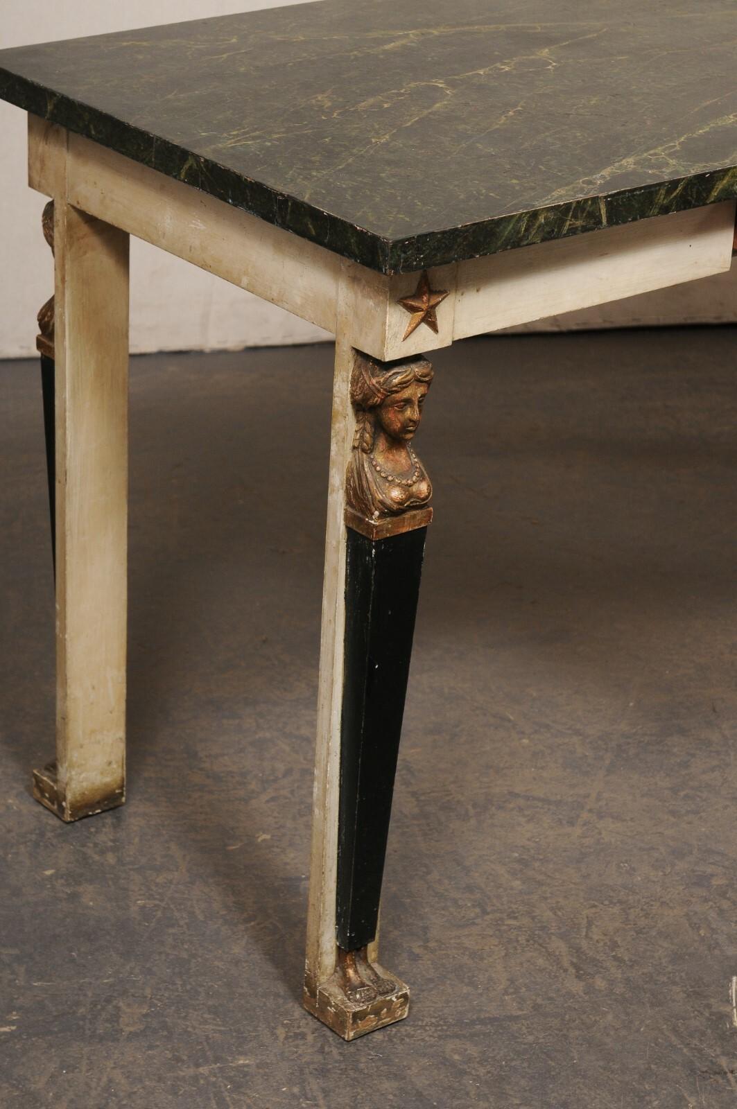 Antikes französisches Schreibtisch- und Stuhlset im neoklassischen Revival-Stil mit Original-Finish im Zustand „Gut“ im Angebot in Atlanta, GA