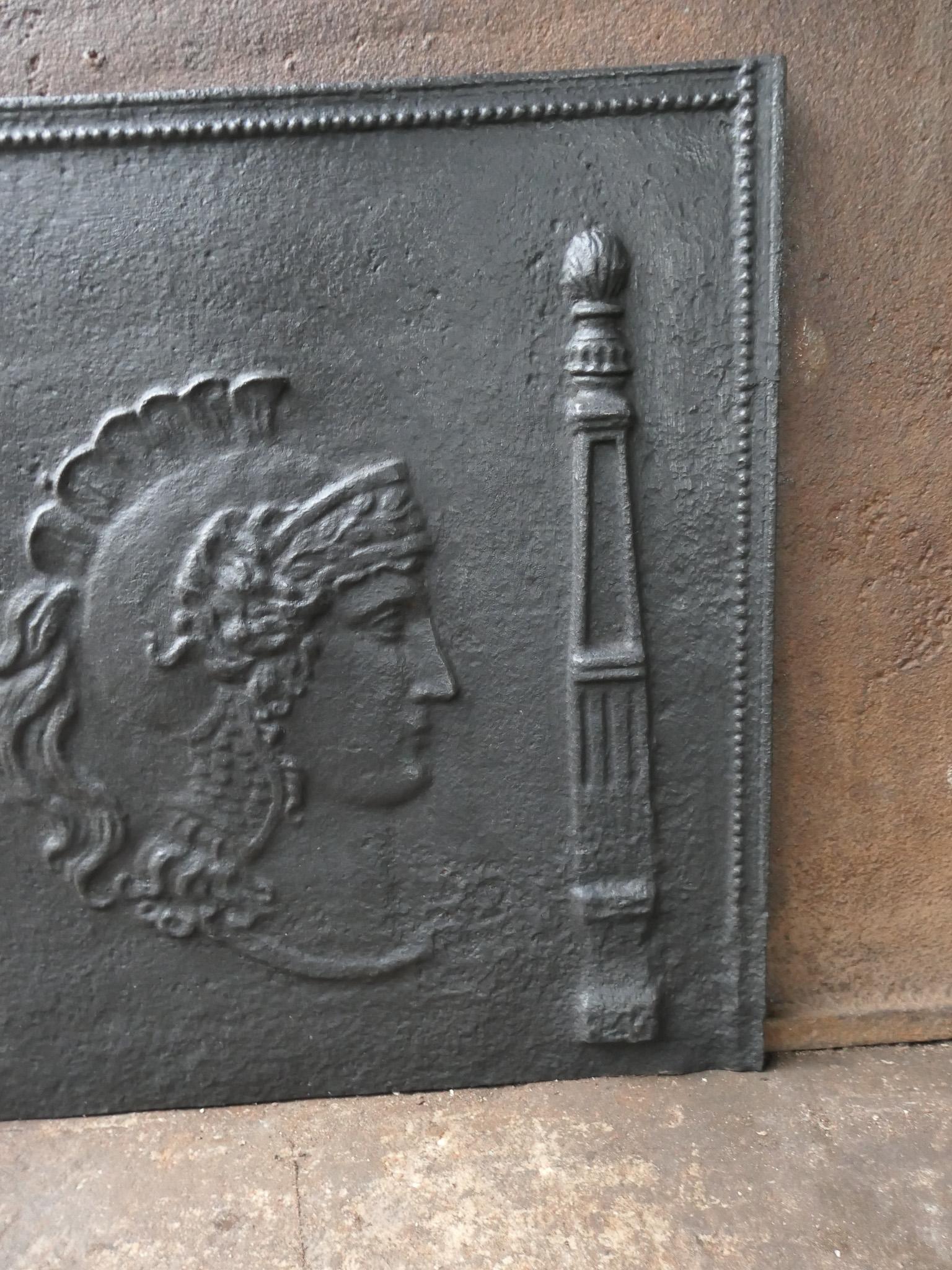 Antike französische neoklassische 'Römischer Soldat' Kaminrückwand / Aufkantung im Angebot 2