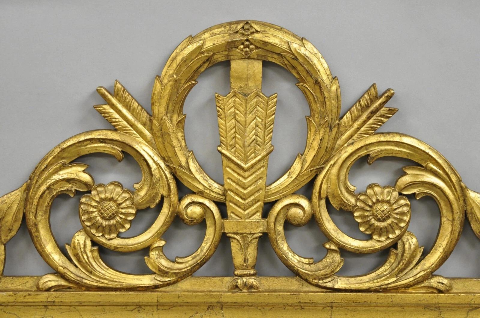 Néoclassique Antique French Neoclassical Style Gold Gesso Arrow & Wreath Wall Mirror en vente