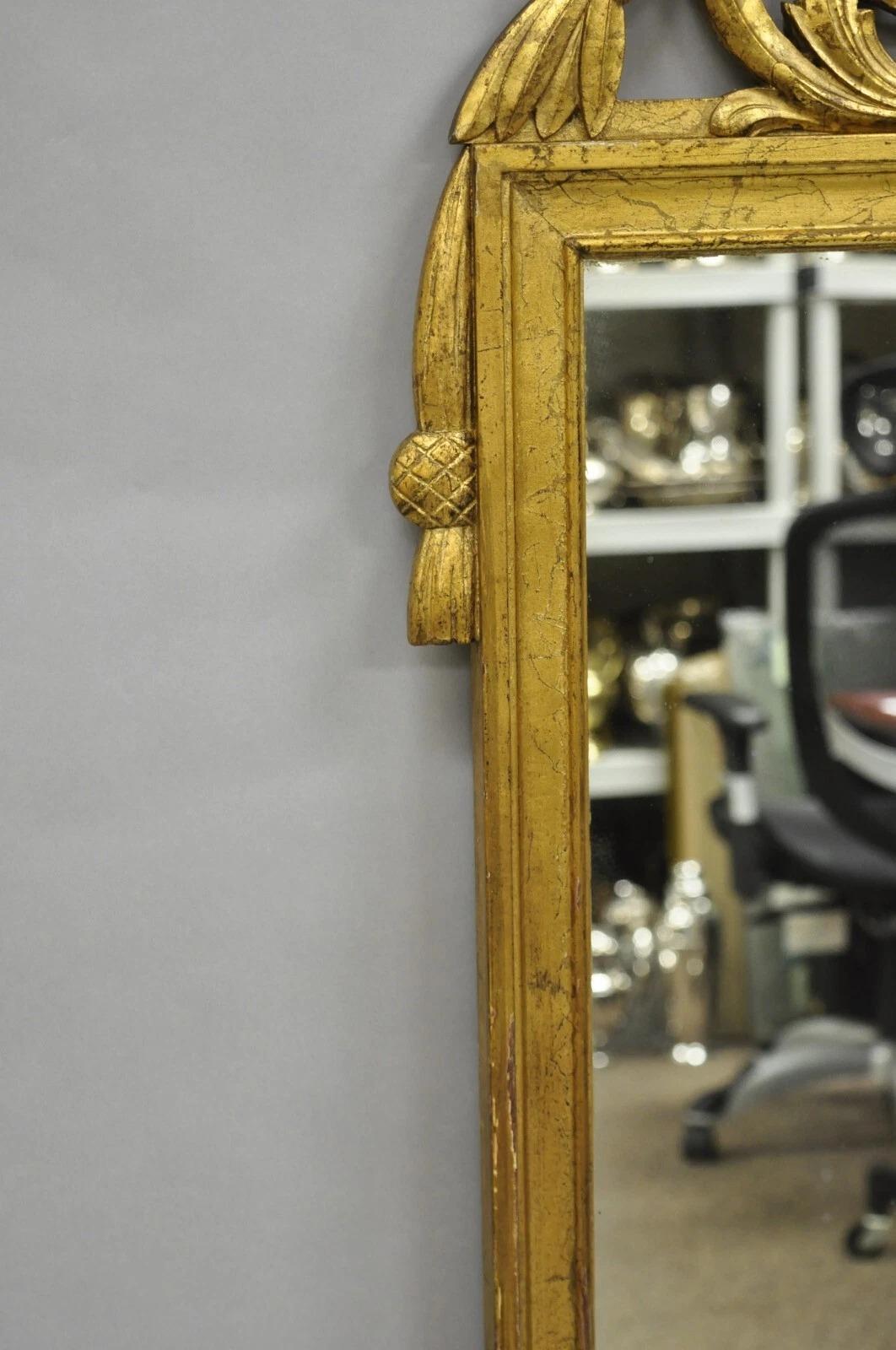 Antique French Neoclassical Style Gold Gesso Arrow & Wreath Wall Mirror en vente 1