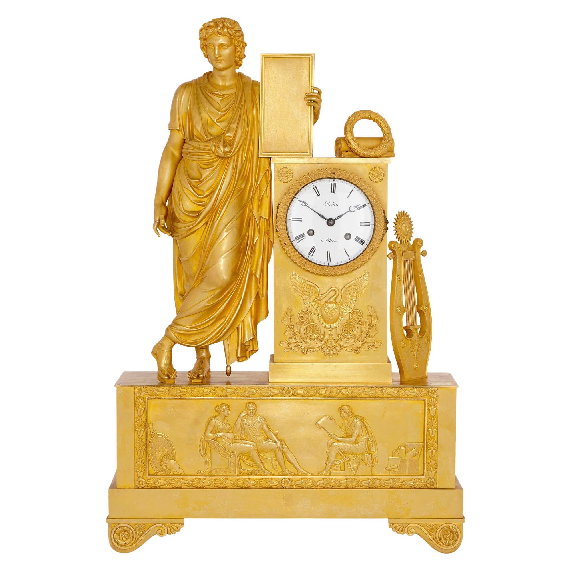 Ancienne horloge de cheminée en bronze doré de style néoclassique français