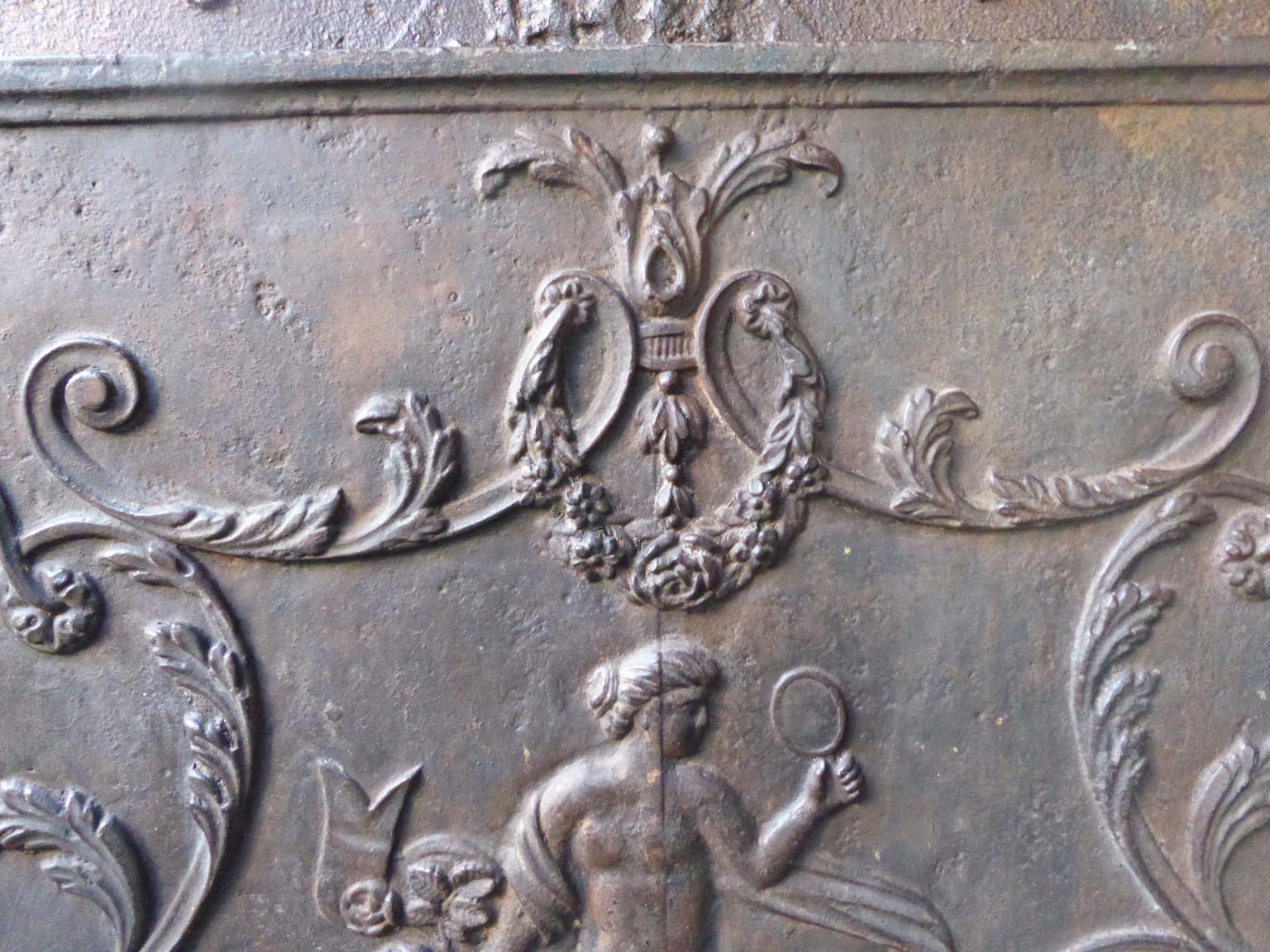 Antike französische neoklassizistische „Venus“-Feuerrückenlehne, 19. Jahrhundert (Gegossen) im Angebot
