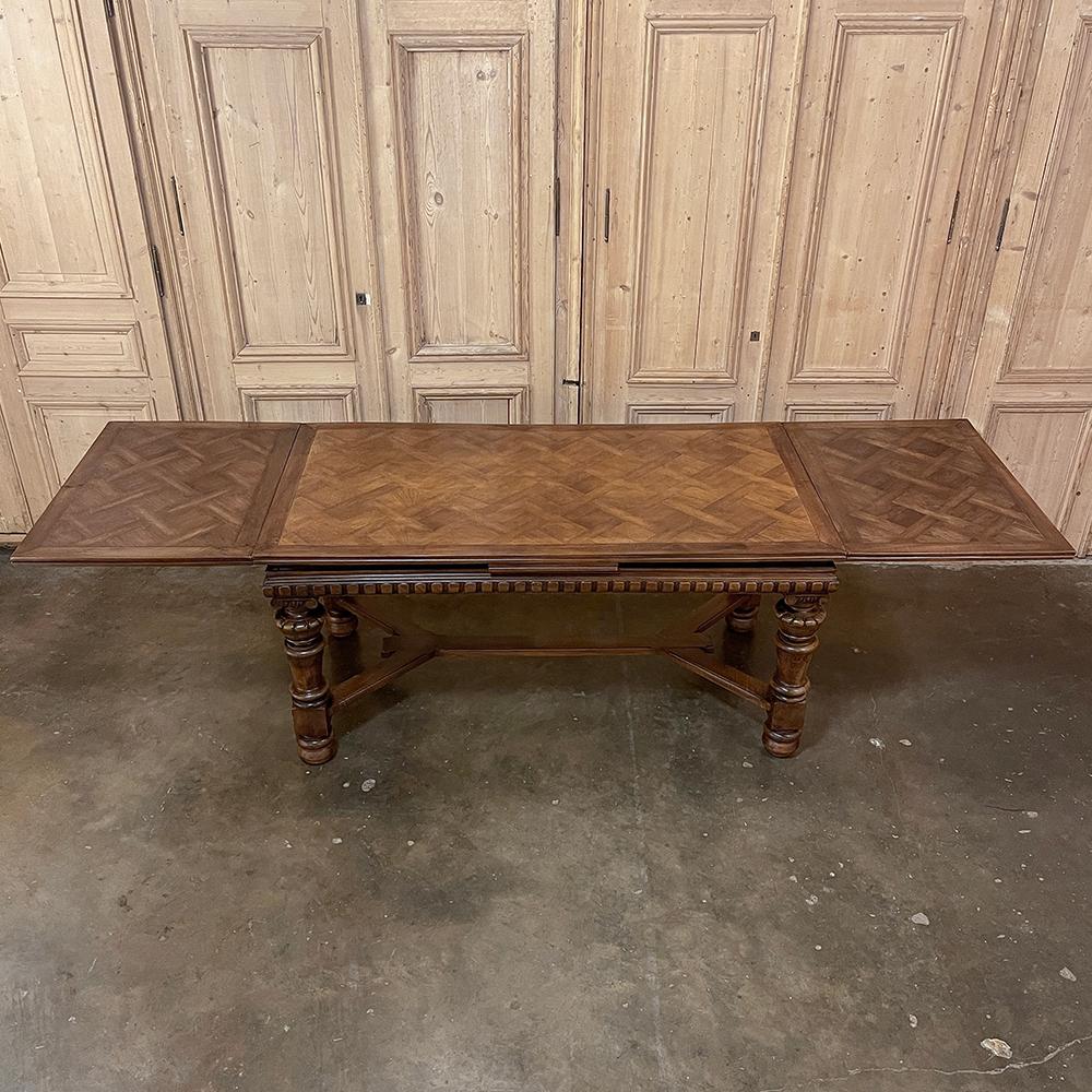 Antique French Neoclassical Walnut Draw Leaf Banquet Table In Good Condition For Sale In Dallas, TX