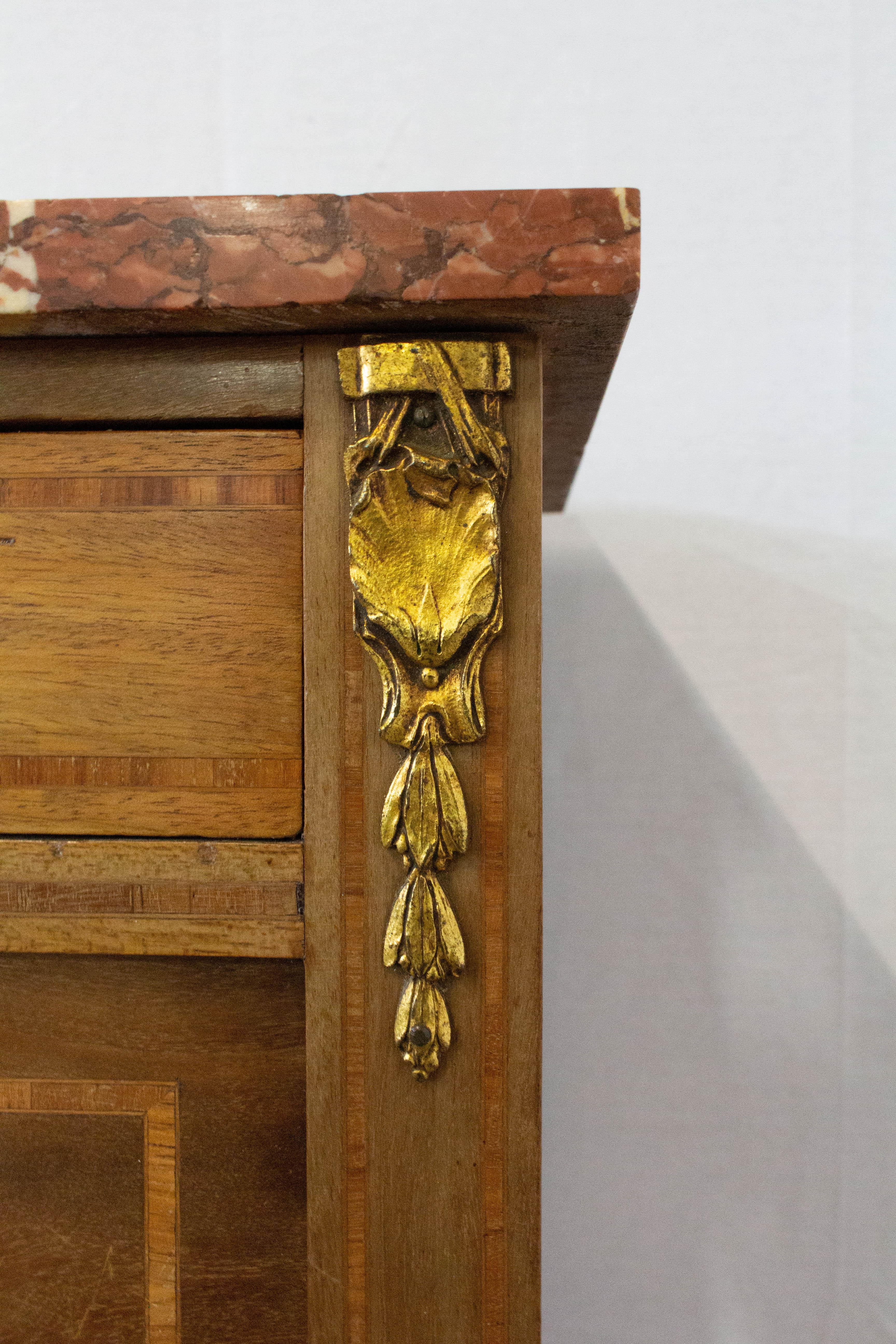 Antiker französischer Nachttisch/ Beistellschrank/ Nachttisch aus Walnussholz mit Marmorplatte, 1900 im Zustand „Gut“ im Angebot in Labrit, Landes
