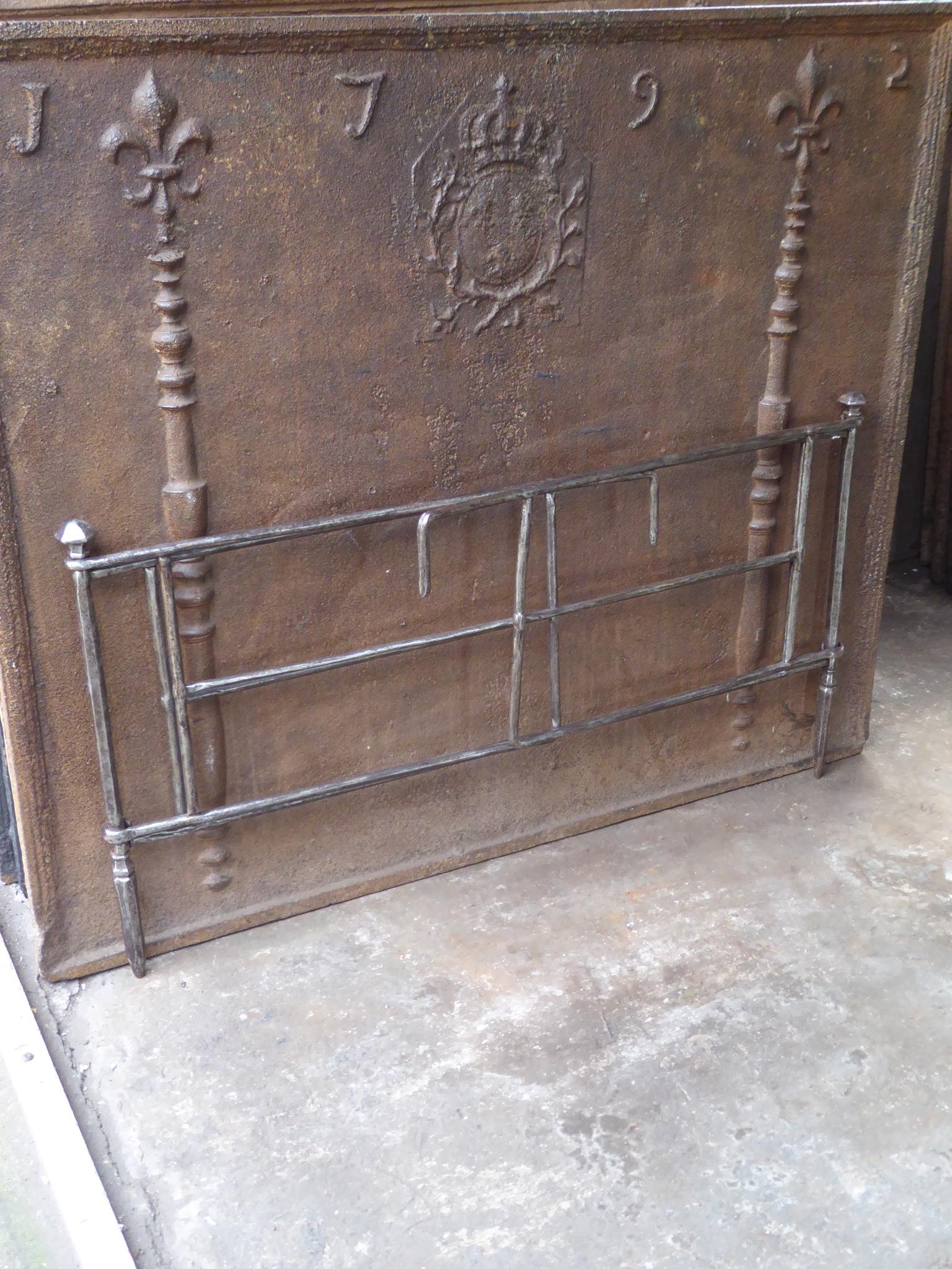 Antique French Nursery Fire Guard, 18th-19th Century In Good Condition In Amerongen, Amerongen