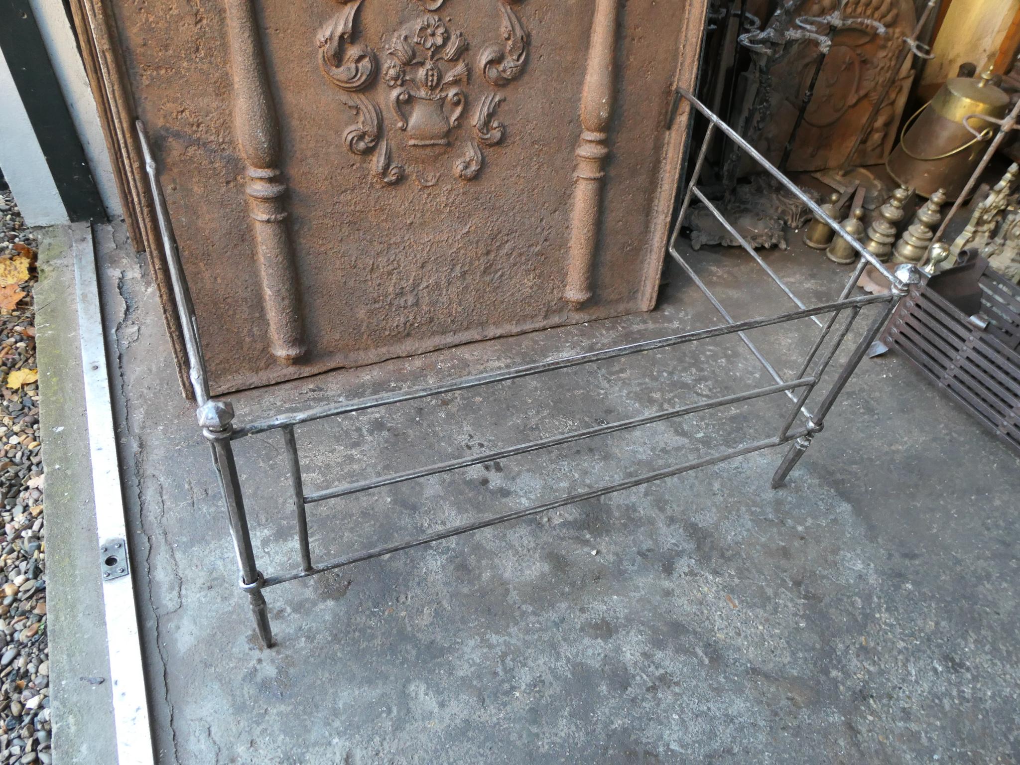 Antique French Nursery Fire Guard, 18th Century In Good Condition In Amerongen, NL