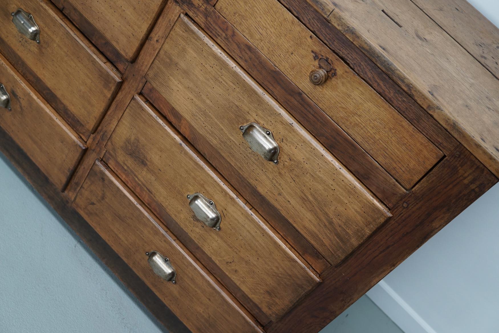 Antique French Oak and Beech Rustic Bank of Apothecary Drawers, Circa 1910 In Good Condition For Sale In Nijmegen, NL
