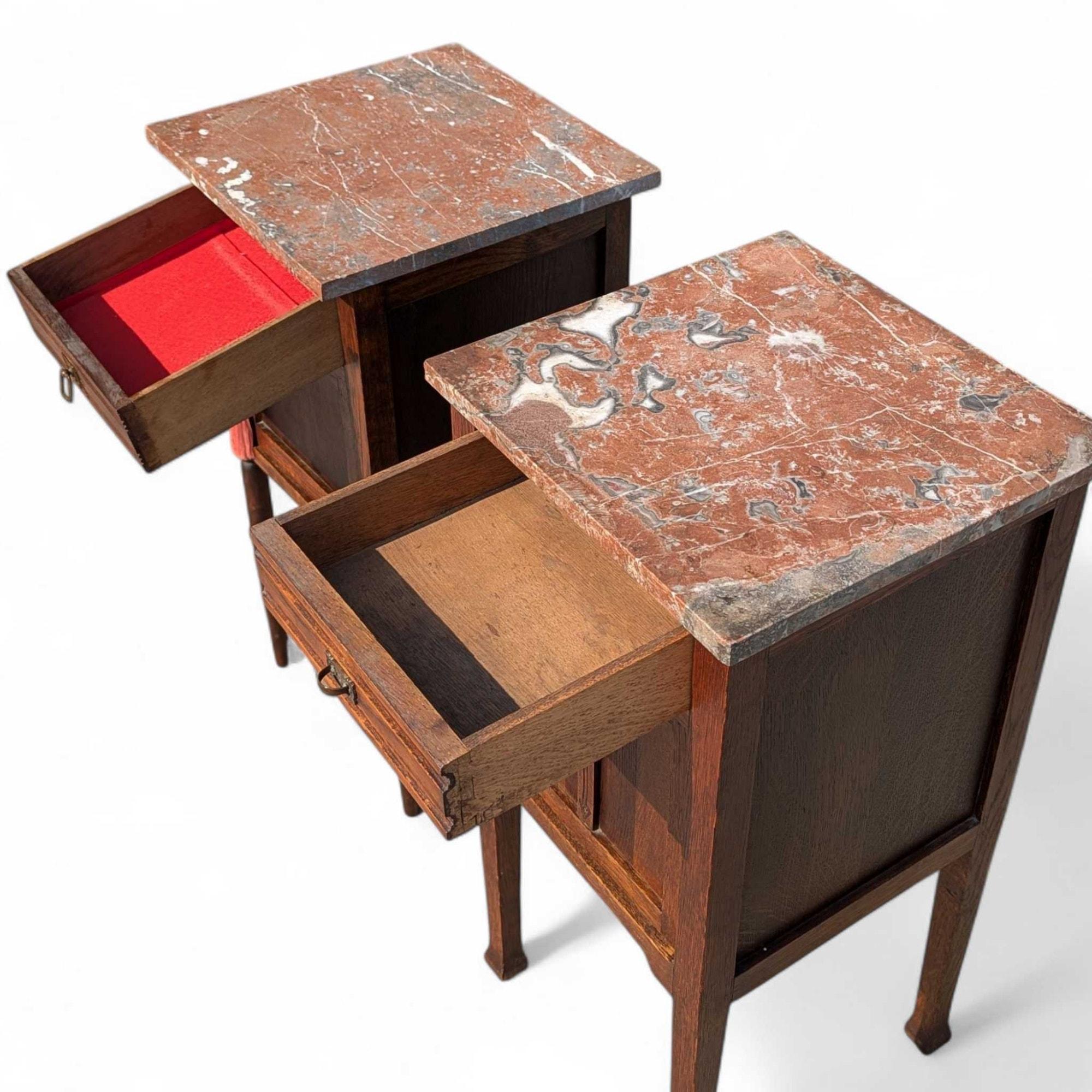 Antique French Oak and Marble Nightstands, Early 20th Century, Pair Bon état - En vente à Rancho Cucamonga, CA
