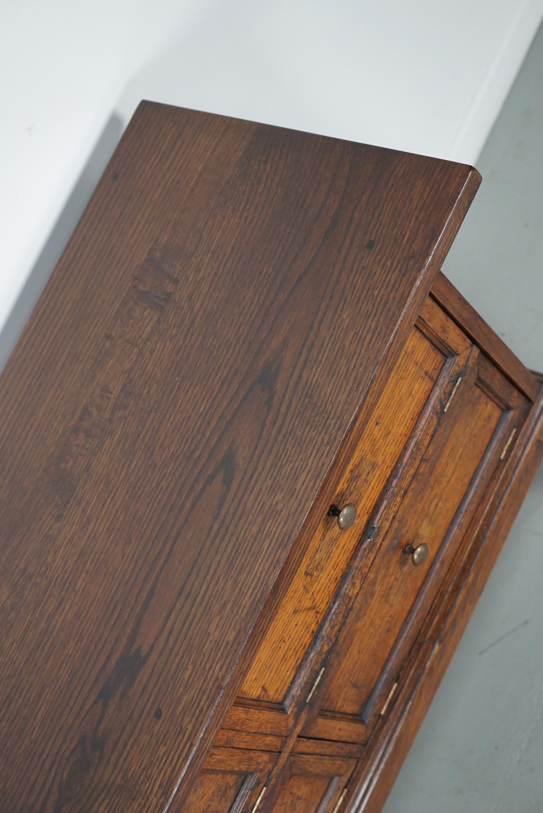 Chêne Ancien cabinet d'apothicaire / de classement en Oak français, portes pliantes, début du 20ème siècle en vente