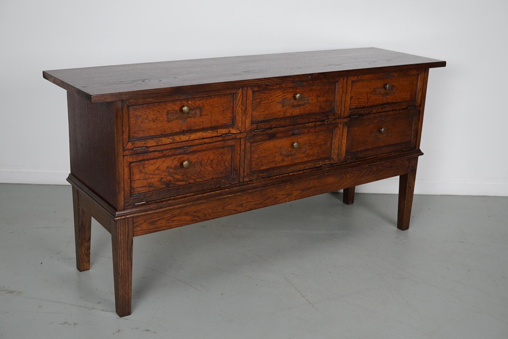 Ancien cabinet d'apothicaire / de classement en Oak français, portes pliantes, début du 20ème siècle en vente 3