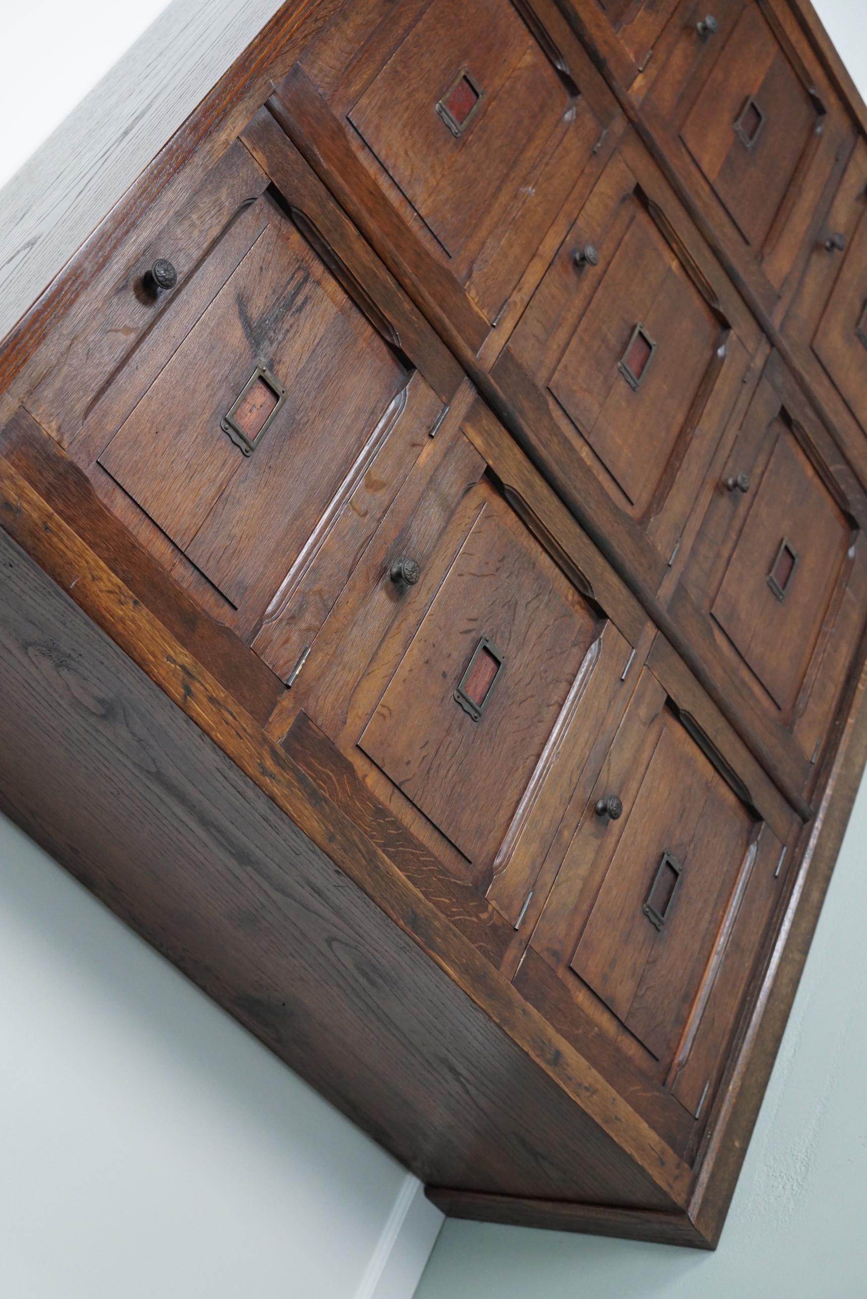 Antique French Oak Apothecary / Filing Cabinet Folding Doors, Late 19th Century In Good Condition In Nijmegen, NL