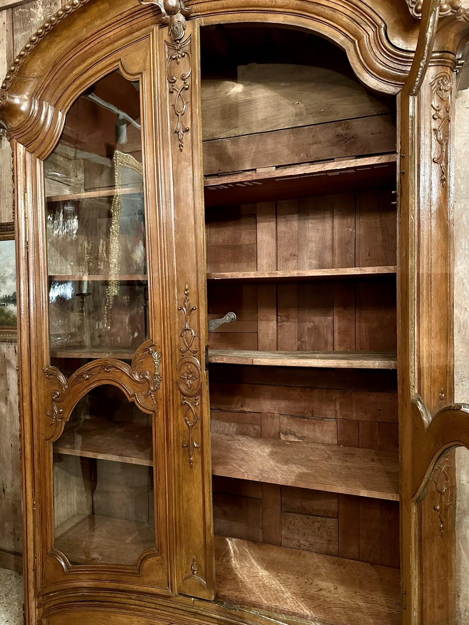 Antique French Oak Bibliothèque or Bookcase, Circa 1840. 5