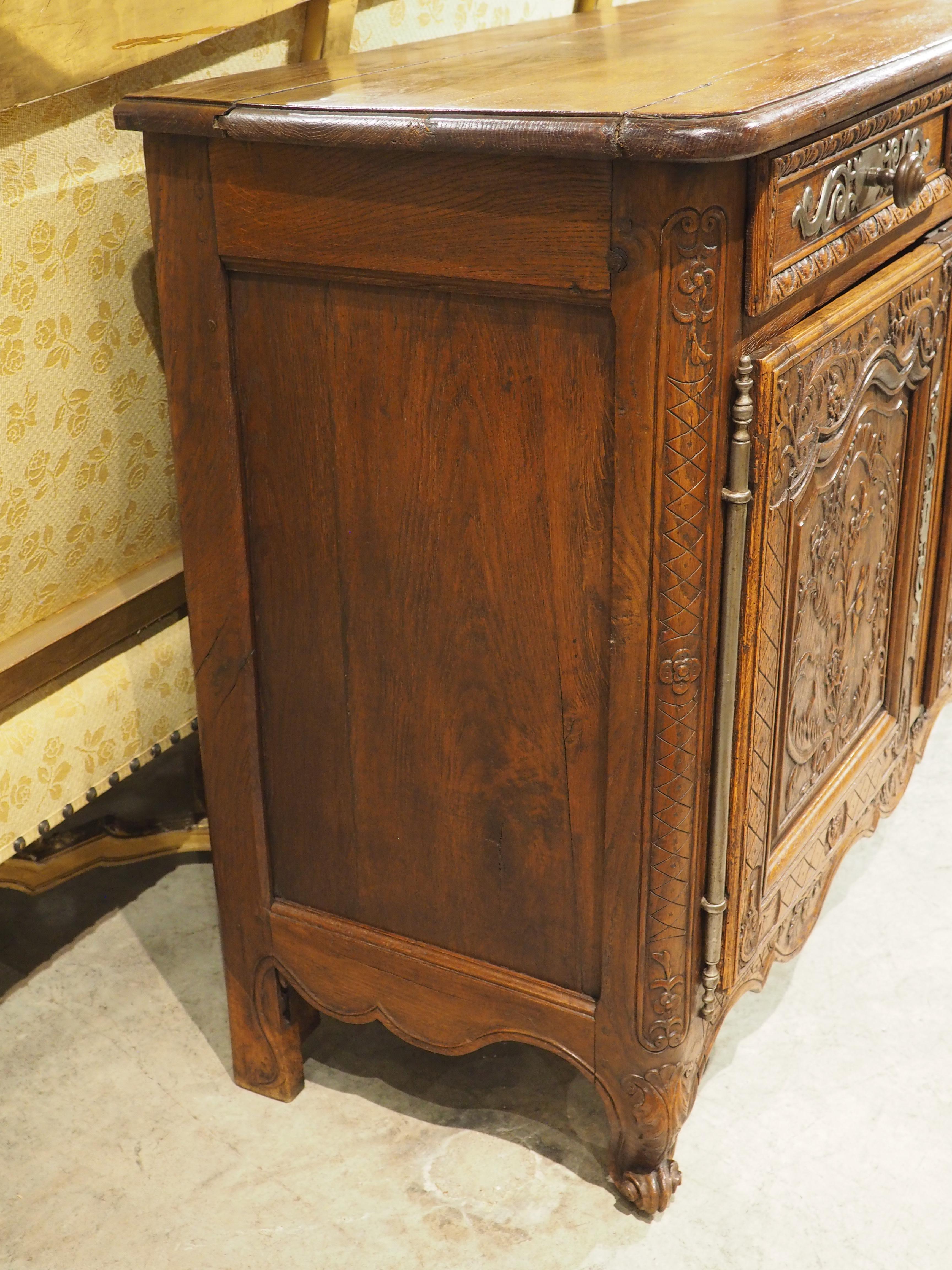 Buffet français ancien en chêne avec quincaillerie en acier de Normandie, France, vers 1830 en vente 8