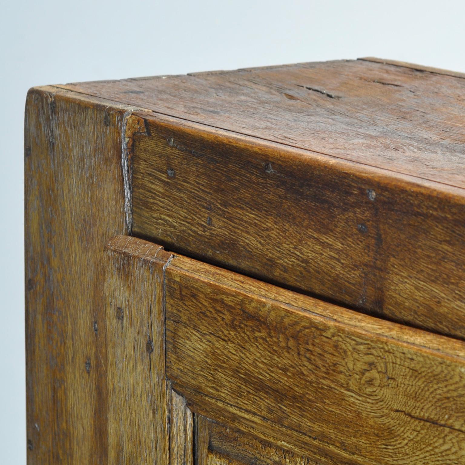Antique French oak cabinet, circa 1820 For Sale 8