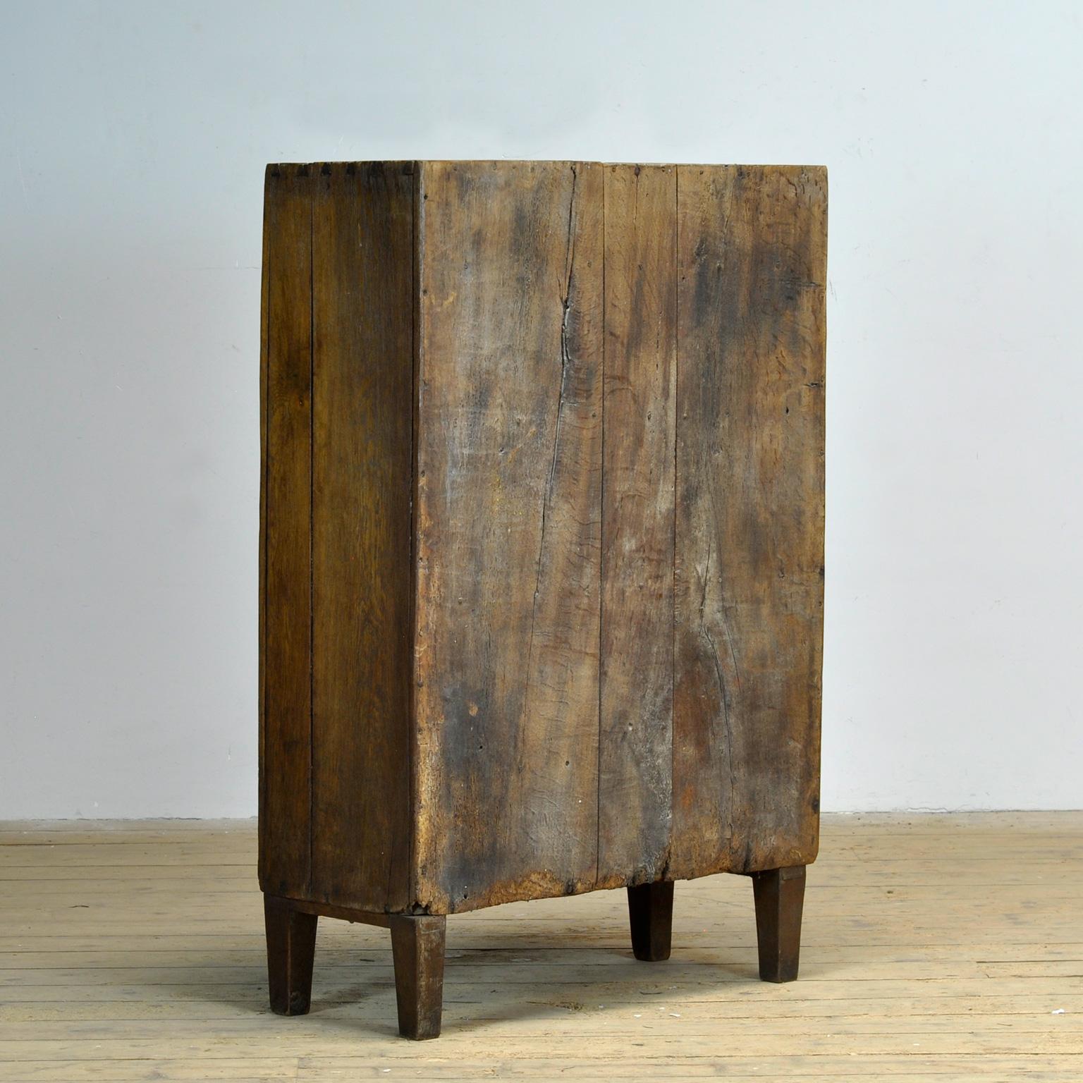 Antique French oak cabinet, circa 1820 For Sale 9
