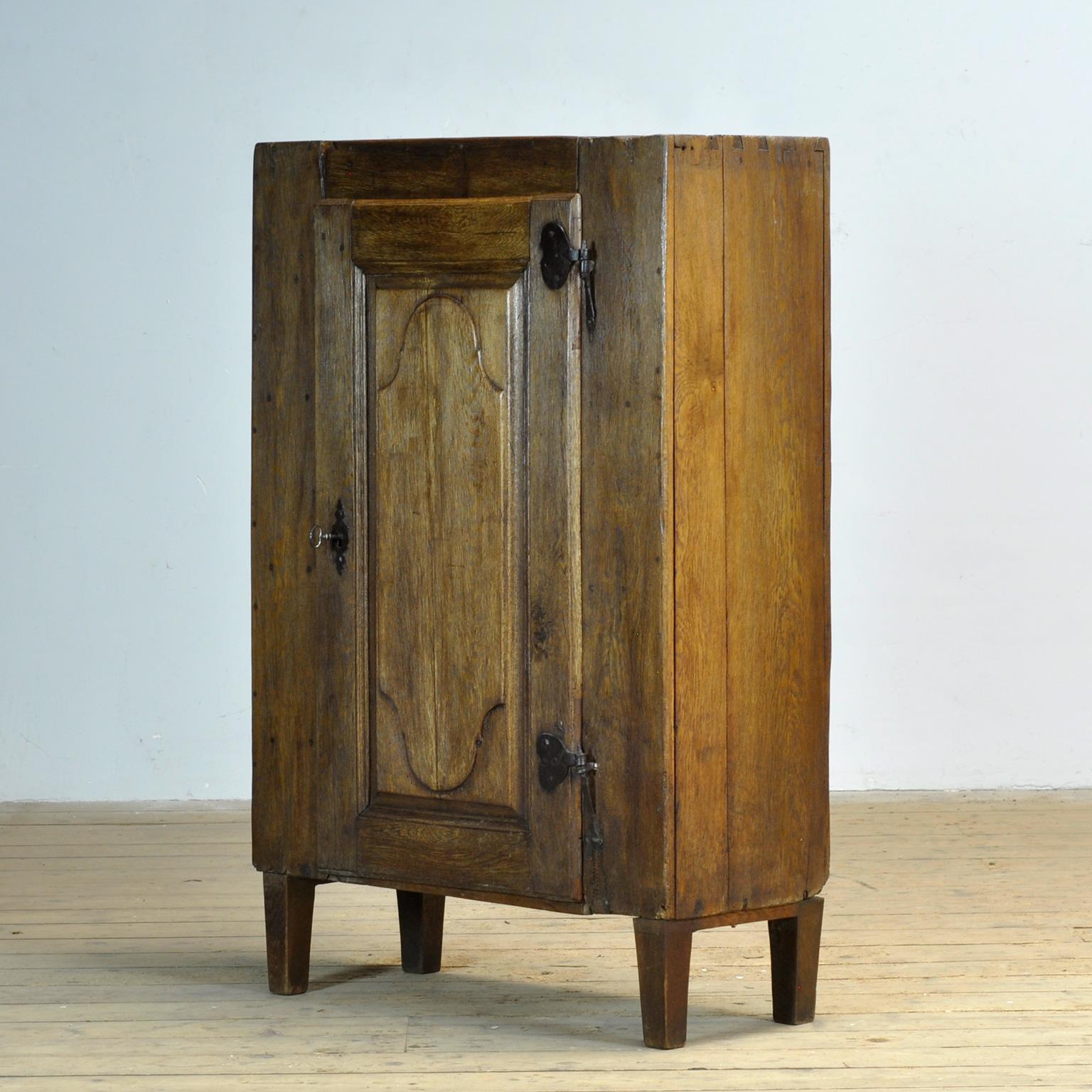 Rustic Antique French oak cabinet, circa 1820 For Sale