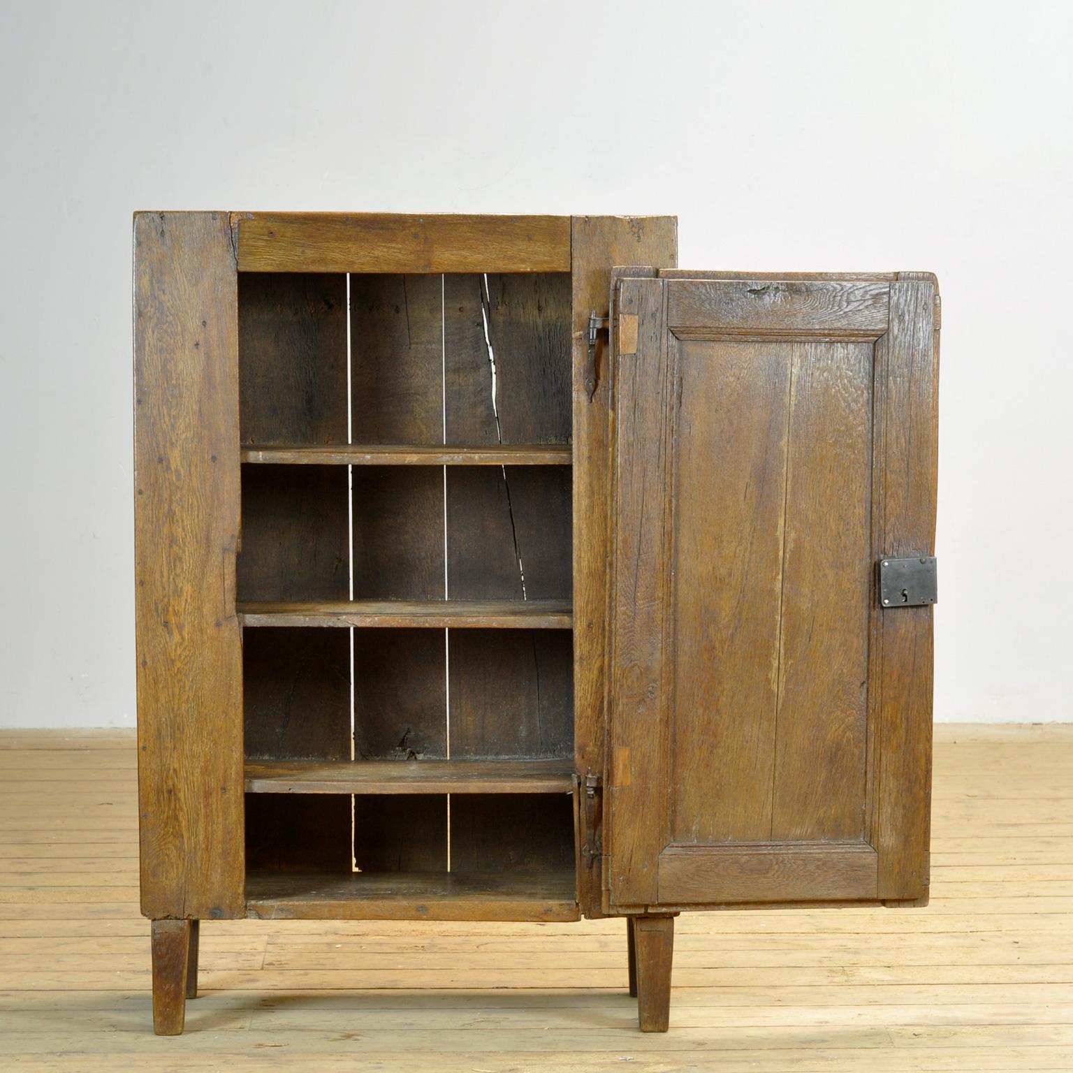 Early 19th Century Antique French oak cabinet, circa 1820 For Sale