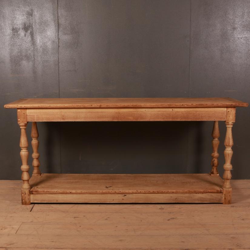 19th century French bleached oak drapers table, 1860

Dimensions:
74.5 inches (189 cms) wide
22 inches (56 cms) deep
32.5 inches (83 cms) high.

  