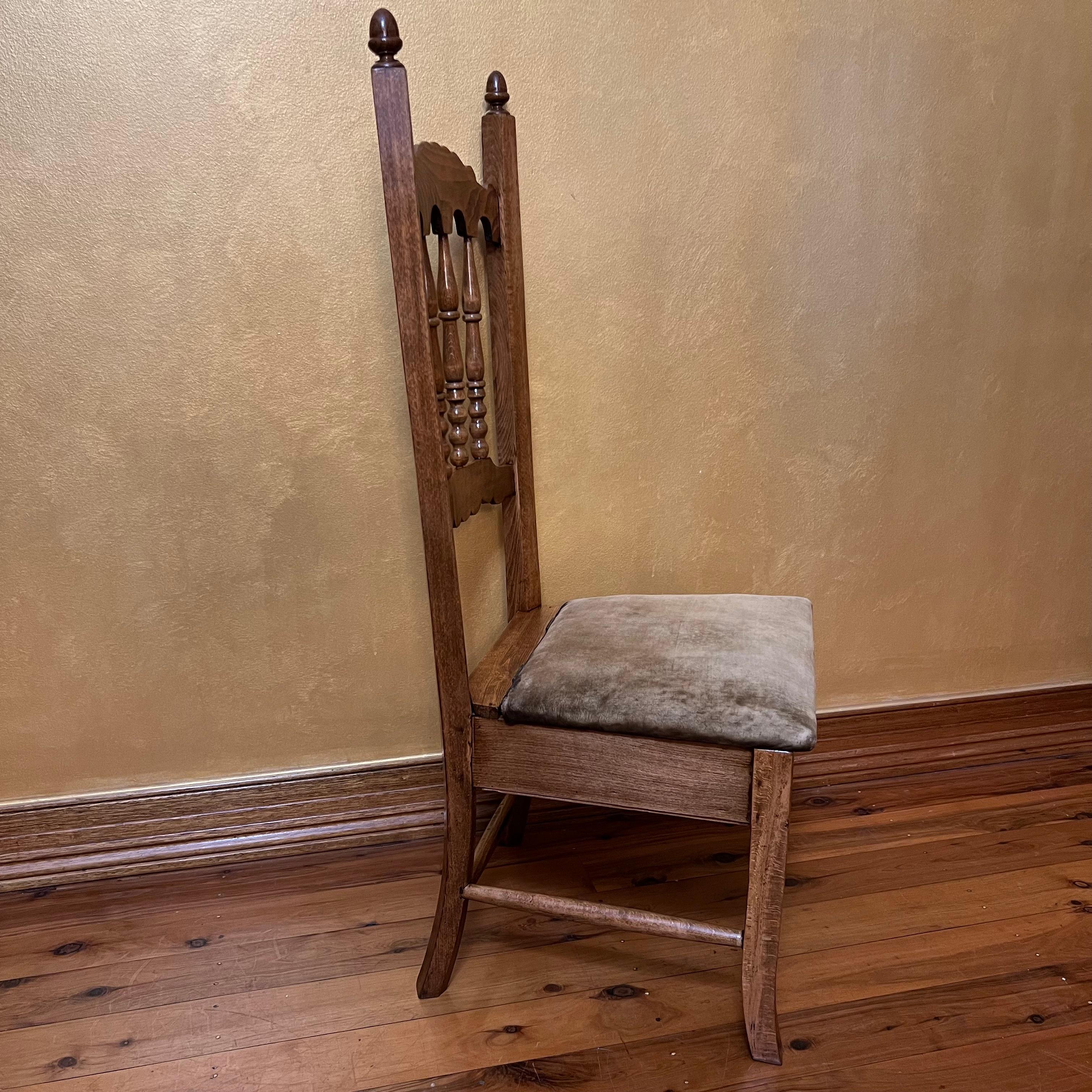 Velvet green seat, seat lifts with a compartment, slight ware to corner edge of velvet seat, has been French polished.

Material: Oak

Country Of Origin:  France

Measurements 97cm high, 40cm length, 36cm width, 35seat hight, 

Antiques Yeah offers