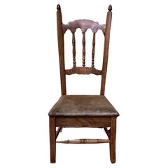 Antiker französischer Kindersitz- Lift-Stuhl aus Eiche