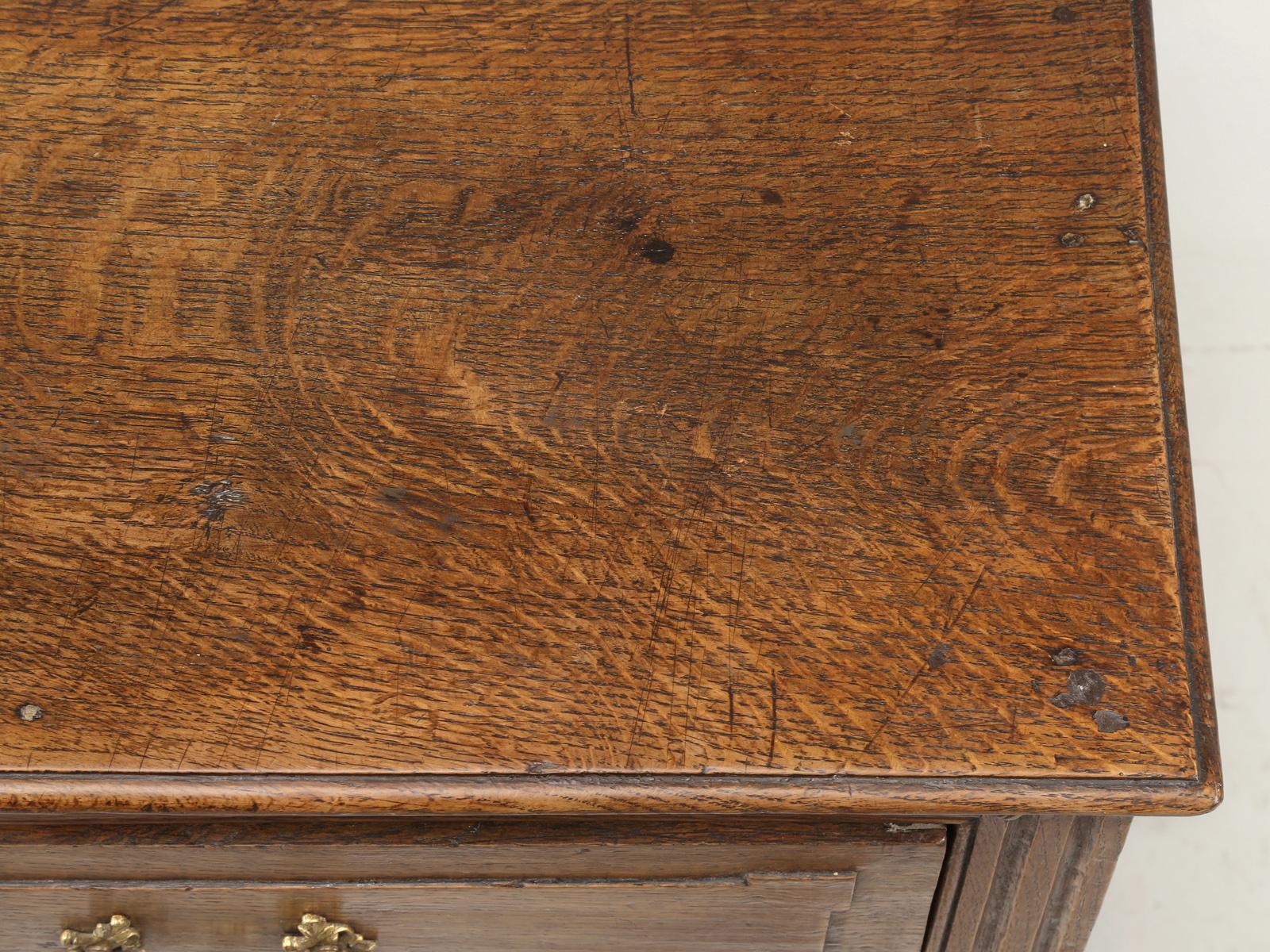 Mid-19th Century French Oak Commode, Chest of Drawers or Dresser circa 1800s Original Patina