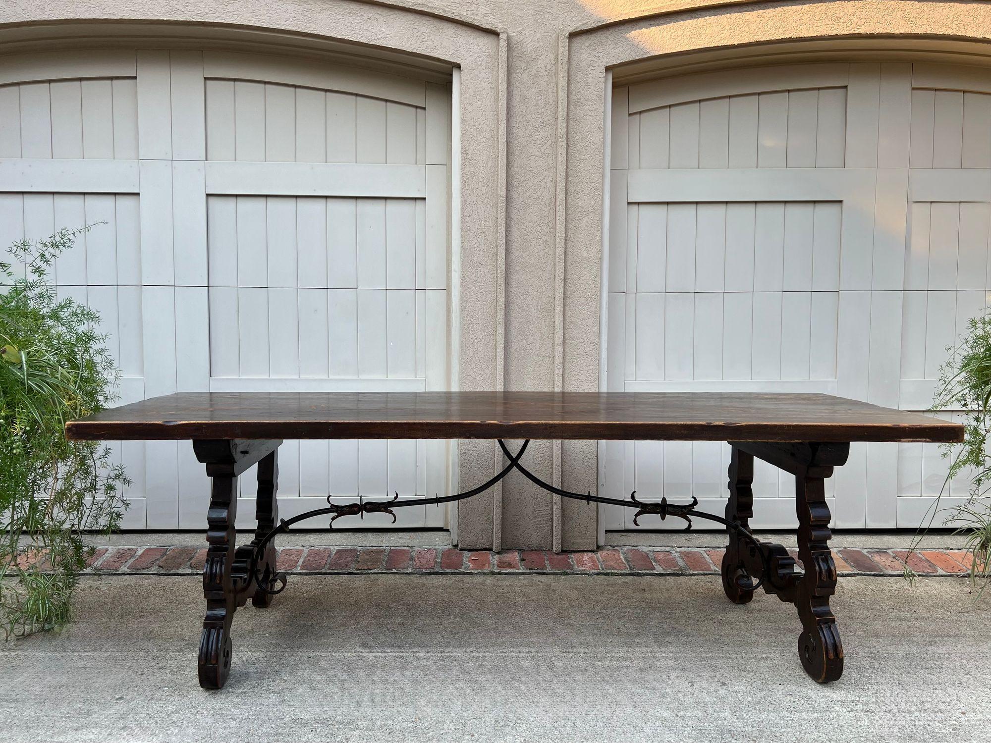 Antique French Oak Dining Table Catalan Trestle 7 ft. Planche de ferme c1890 en vente 7