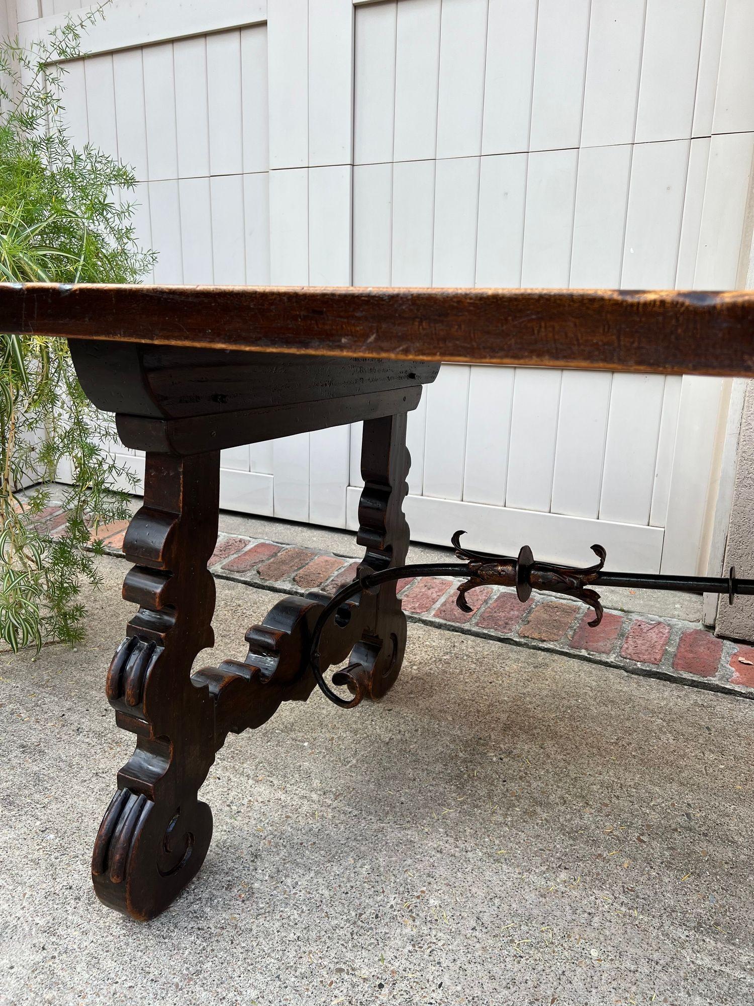 Antique French Oak Dining Table Catalan Trestle 7 ft. Planche de ferme c1890 en vente 8