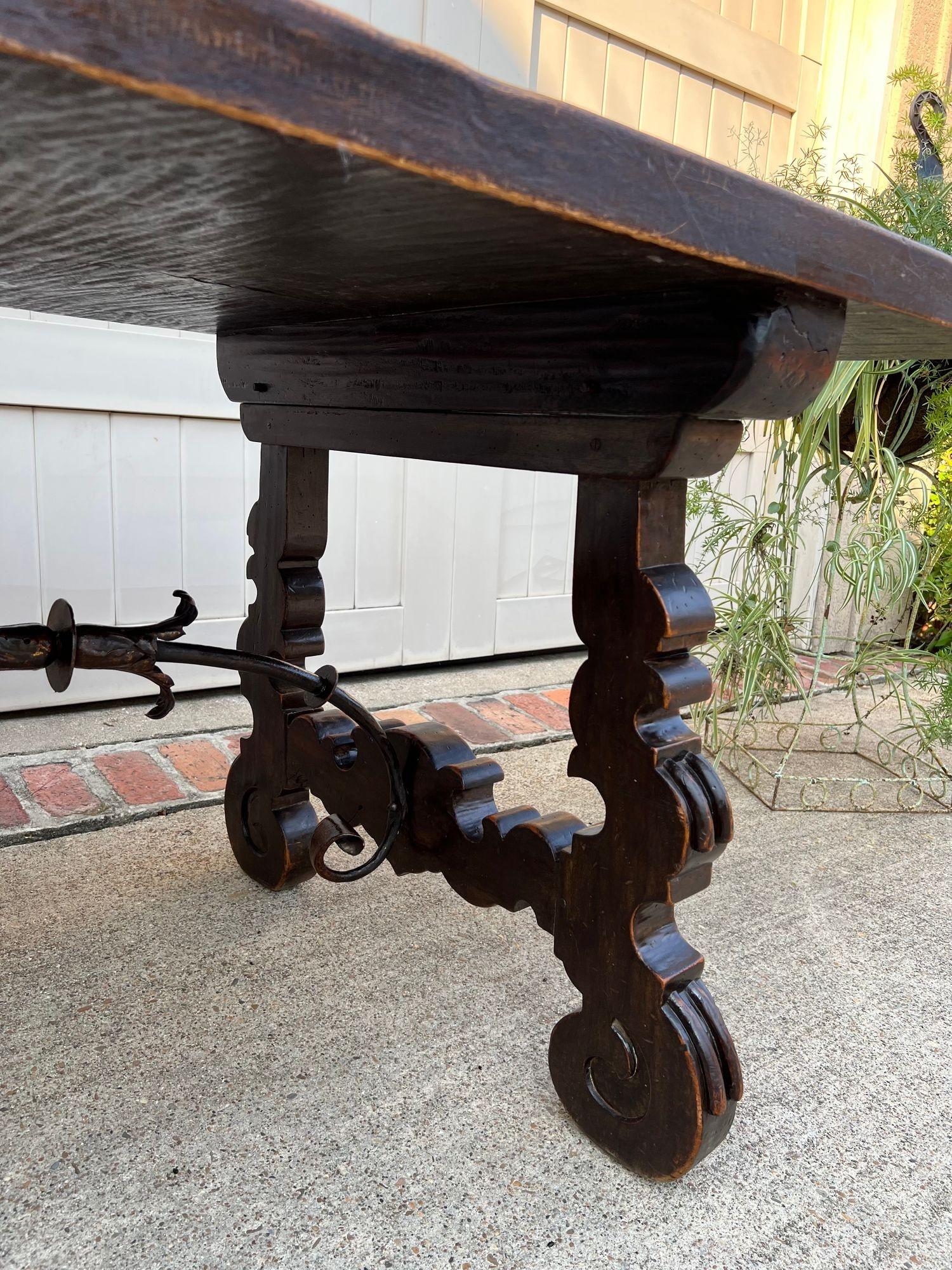 Antique French Oak Dining Table Catalan Trestle 7 ft. Planche de ferme c1890 en vente 10