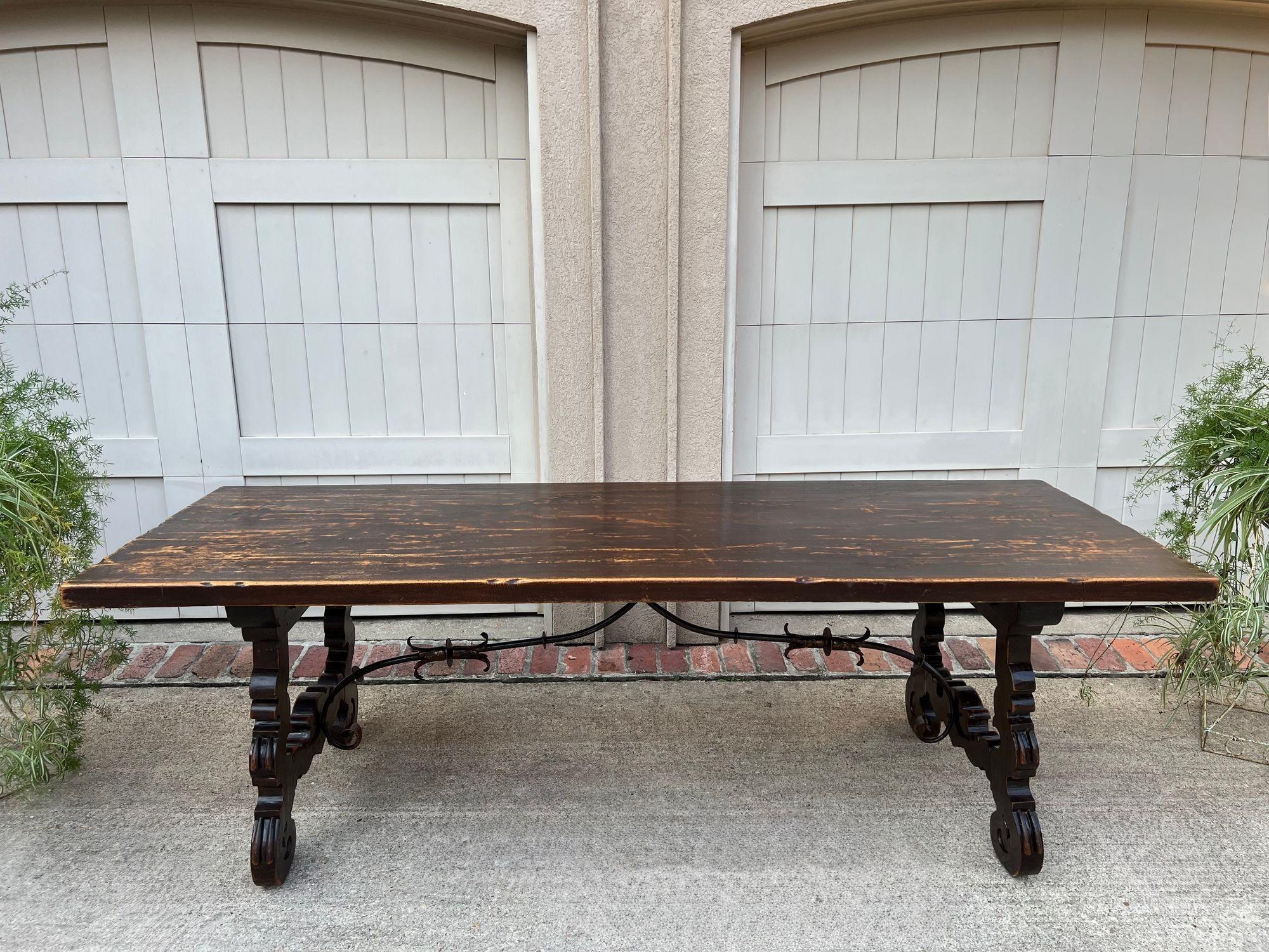 Provincial français Antique French Oak Dining Table Catalan Trestle 7 ft. Planche de ferme c1890 en vente