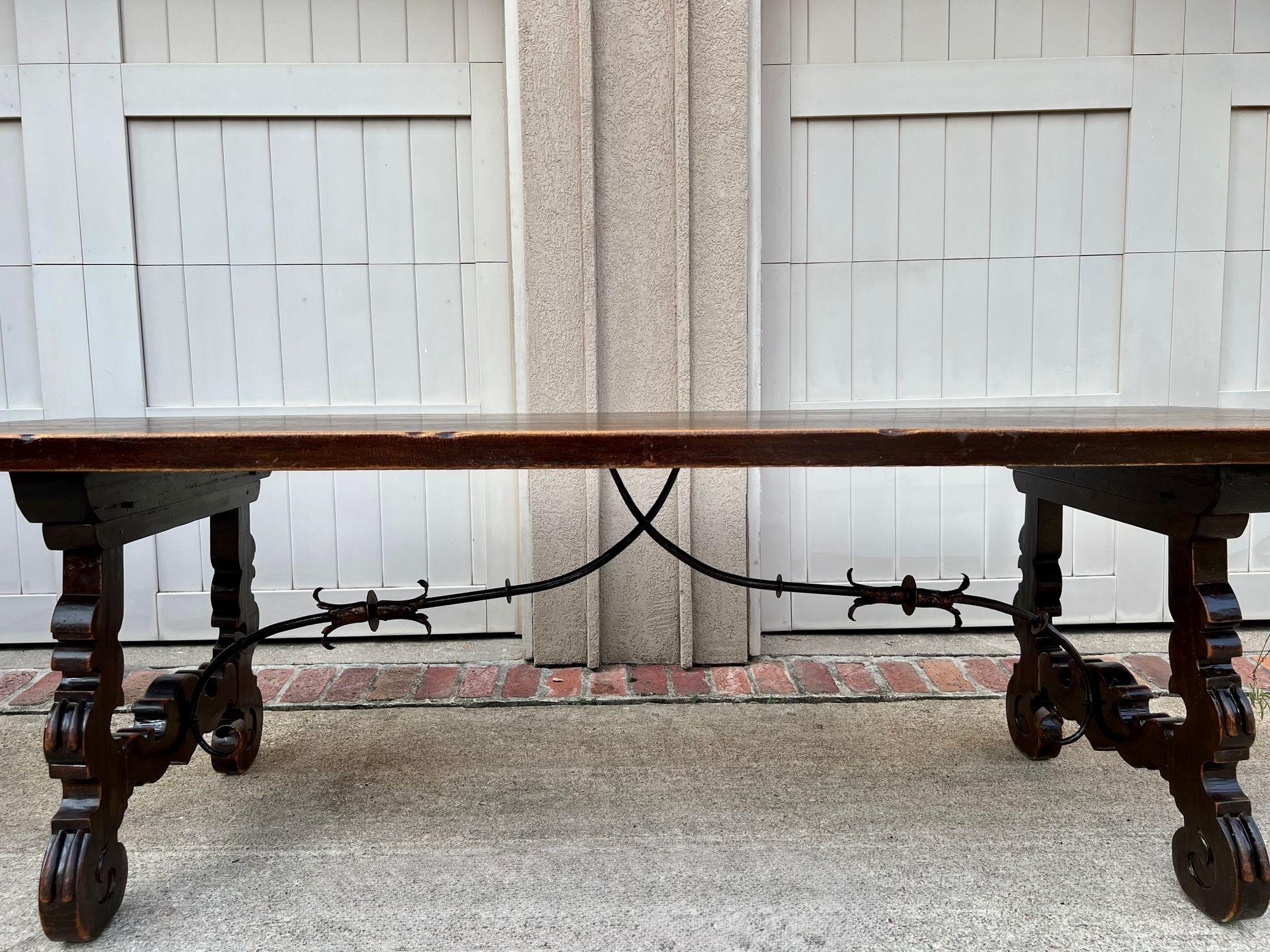 Français Antique French Oak Dining Table Catalan Trestle 7 ft. Planche de ferme c1890 en vente