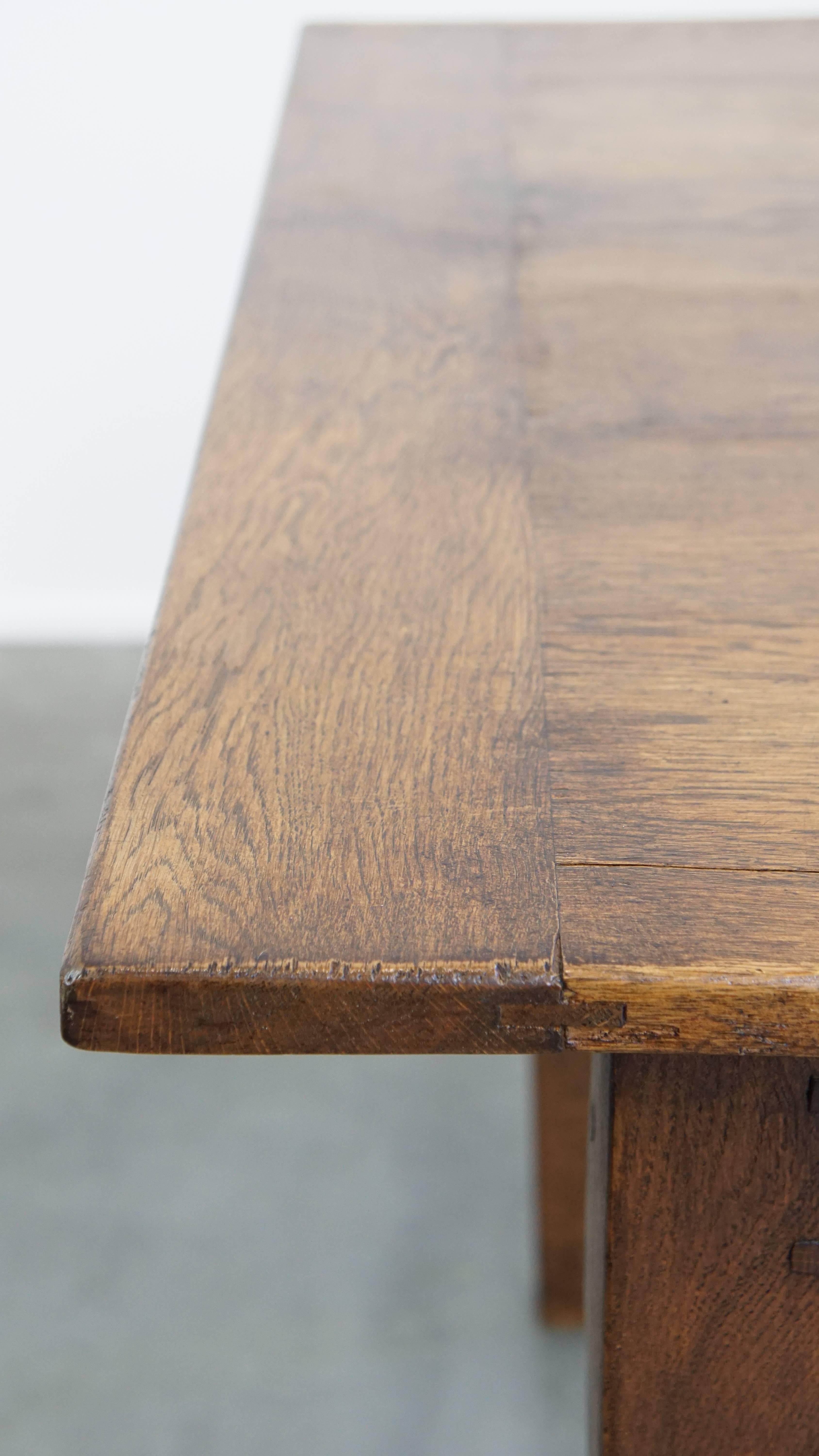 Antique French Oak Dining Table for 6 to 8 People For Sale 3