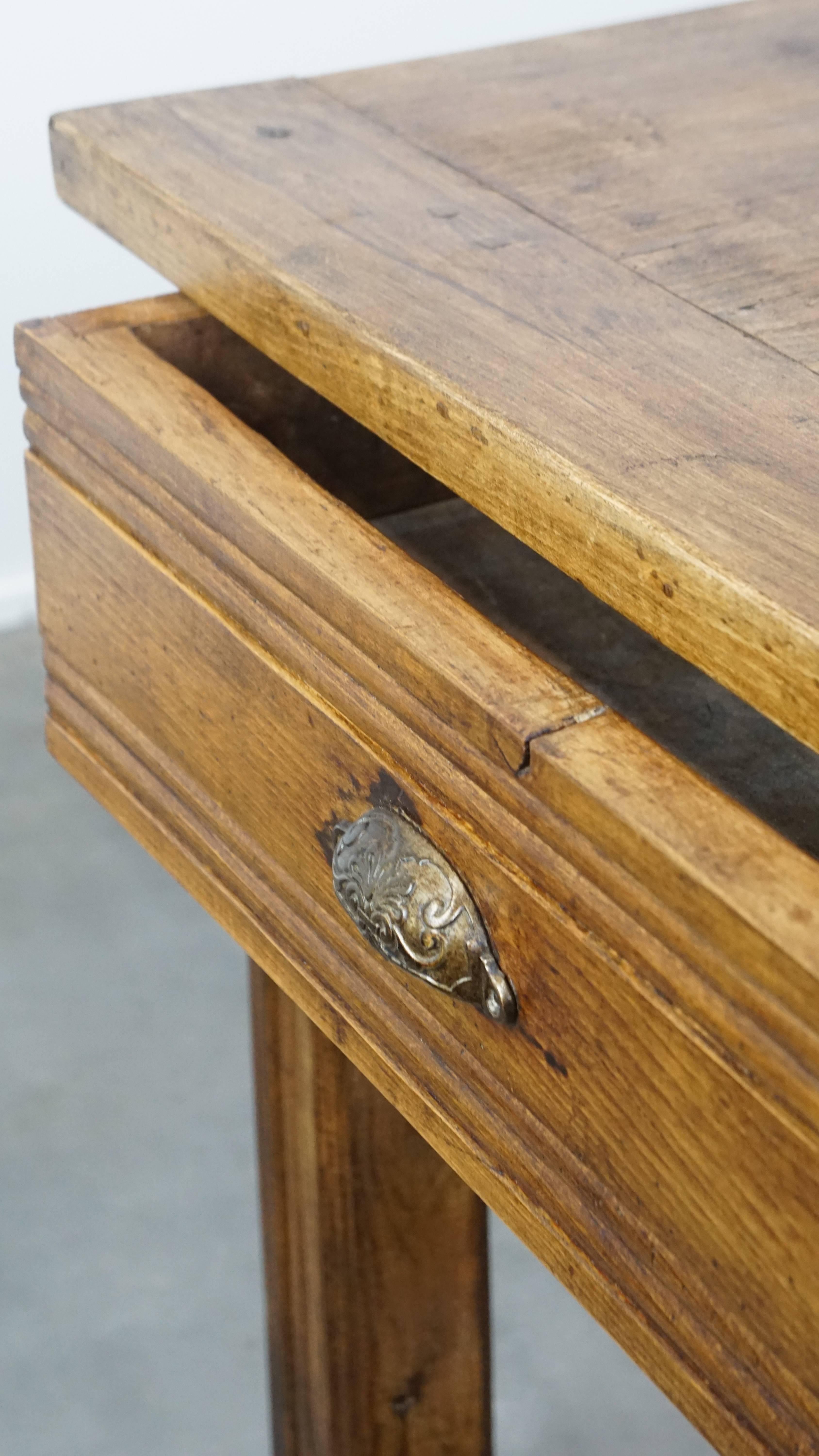 Table de salle à manger en Oak French Antique avec 3 tiroirs en vente 11