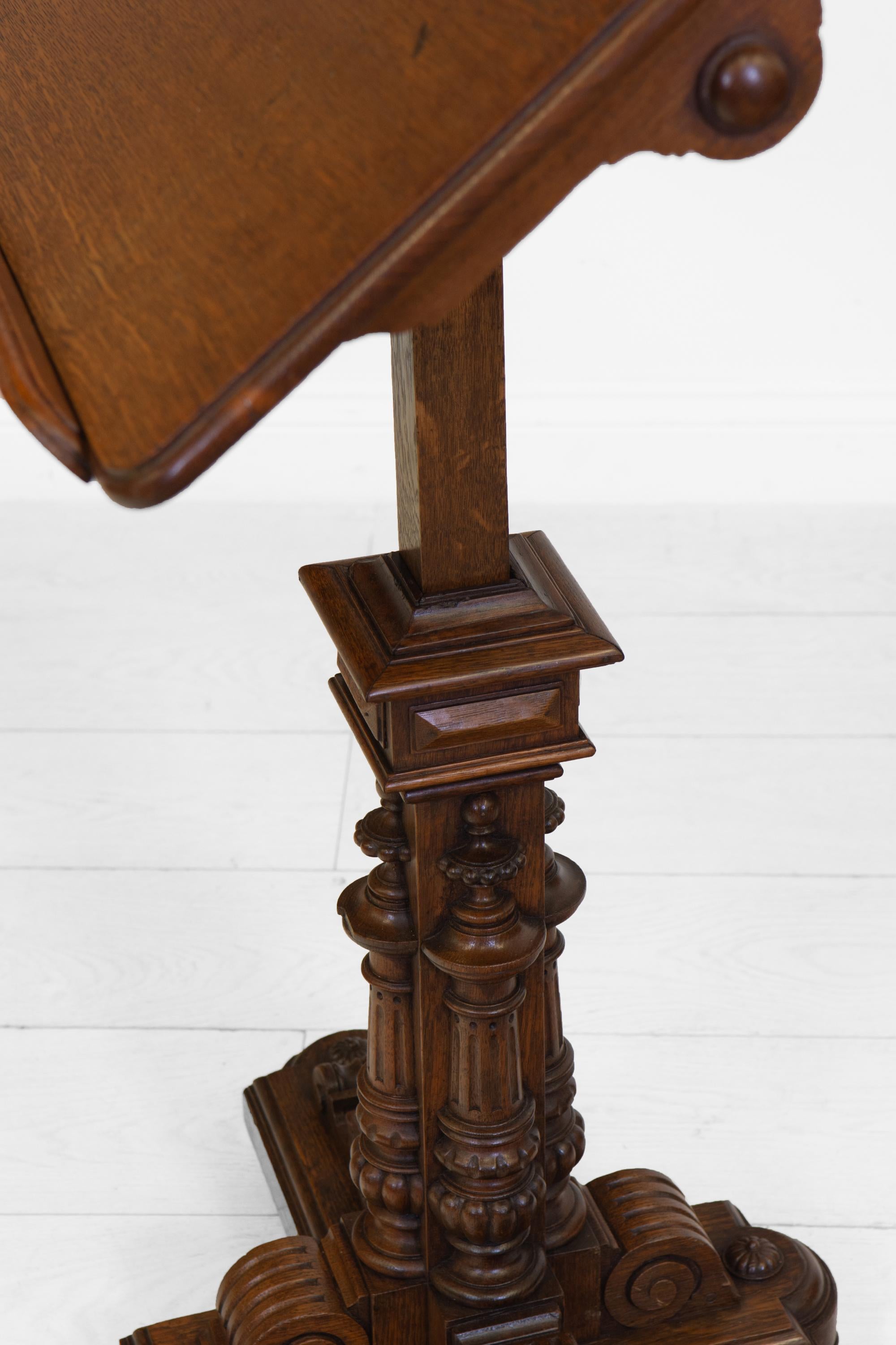Antique French Oak Ecclesiastical Gothic Adjustable Reading Table Lectern Stand In Good Condition For Sale In Norwich, GB