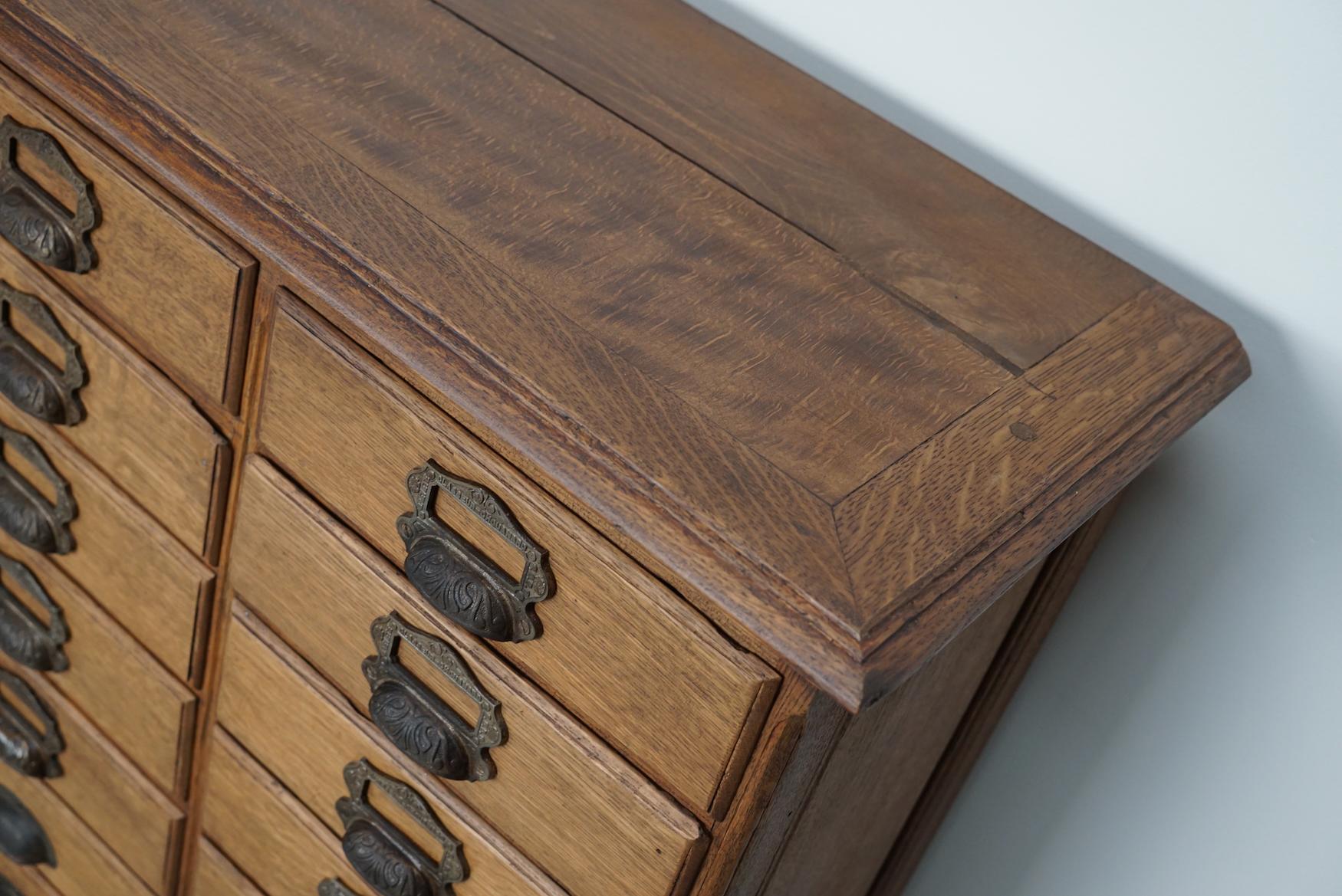 Antique French Oak Filing / Apothekerschrank von Chouanard, um 1910 im Angebot 5