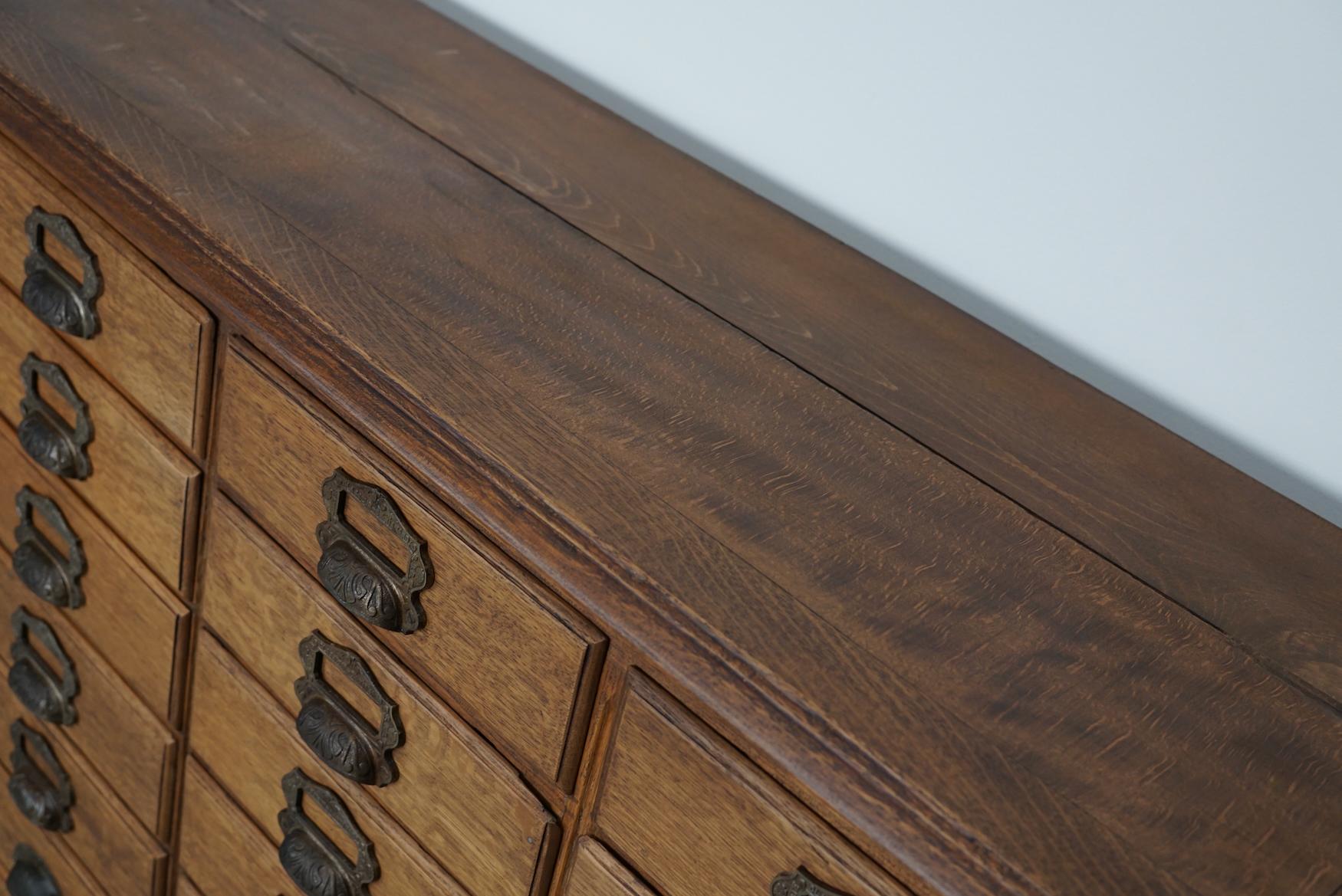 Antique French Oak Filing / Apothekerschrank von Chouanard, um 1910 im Angebot 6