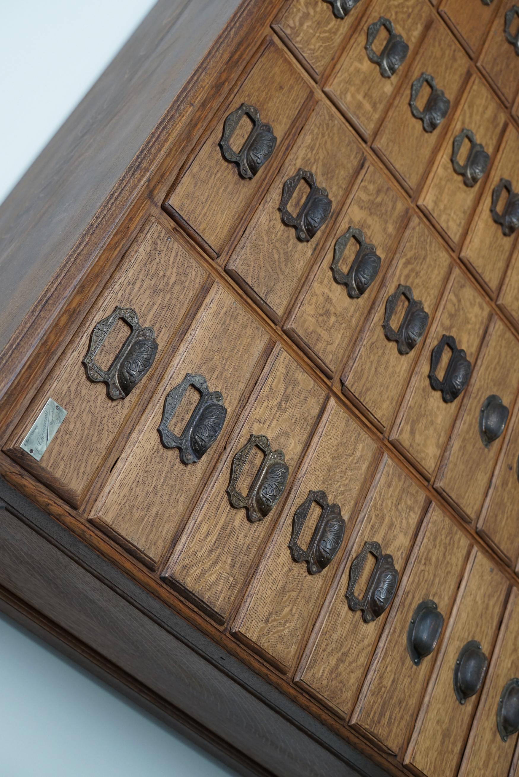 Antique French Oak Filing / Apothekerschrank von Chouanard, um 1910 im Angebot 9