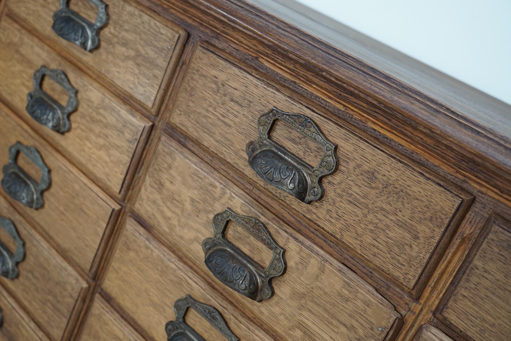 Antique French Oak Filing / Apothekerschrank von Chouanard, um 1910 im Angebot 12