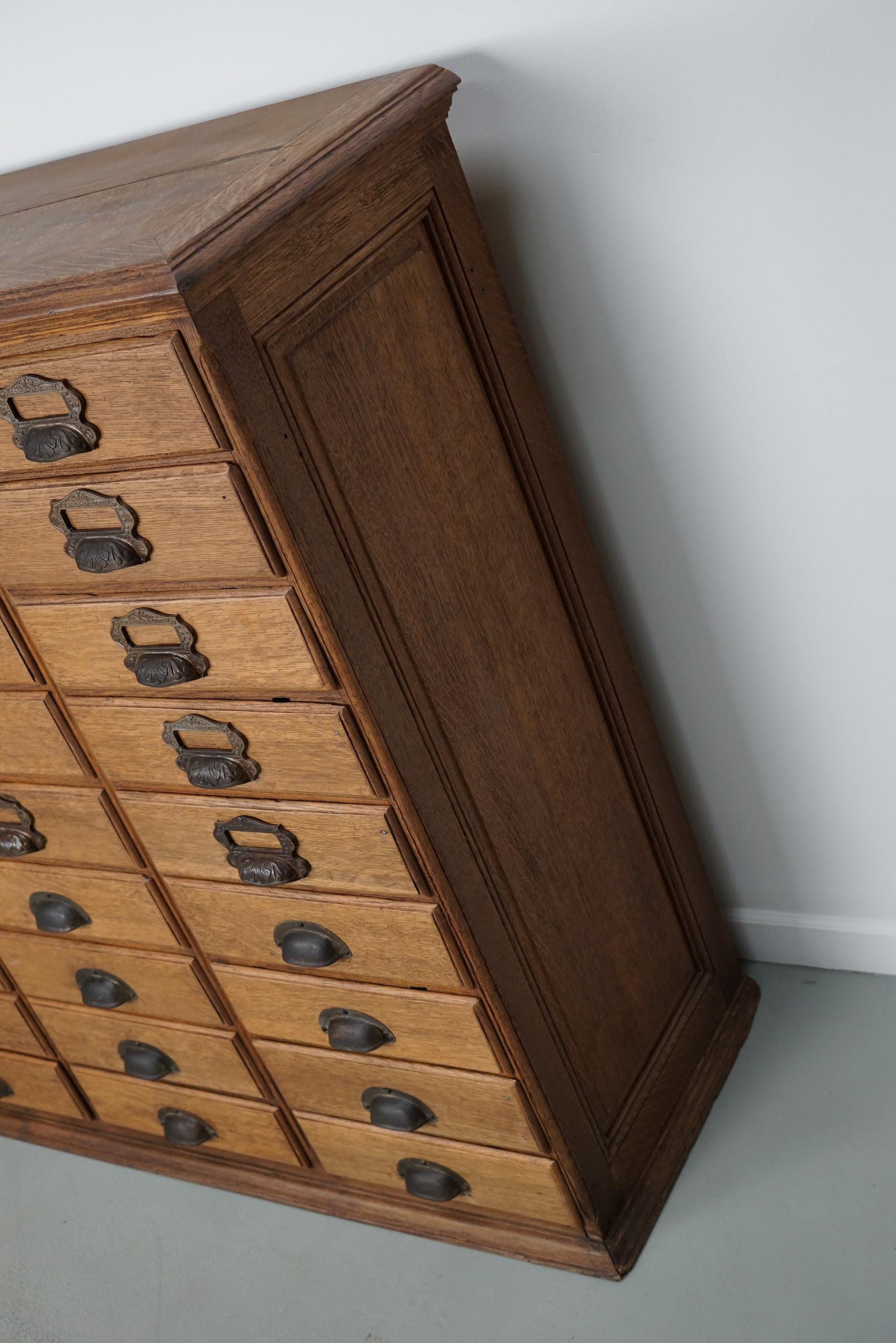 Antique French Oak Filing / Apothekerschrank von Chouanard, um 1910 im Angebot 14