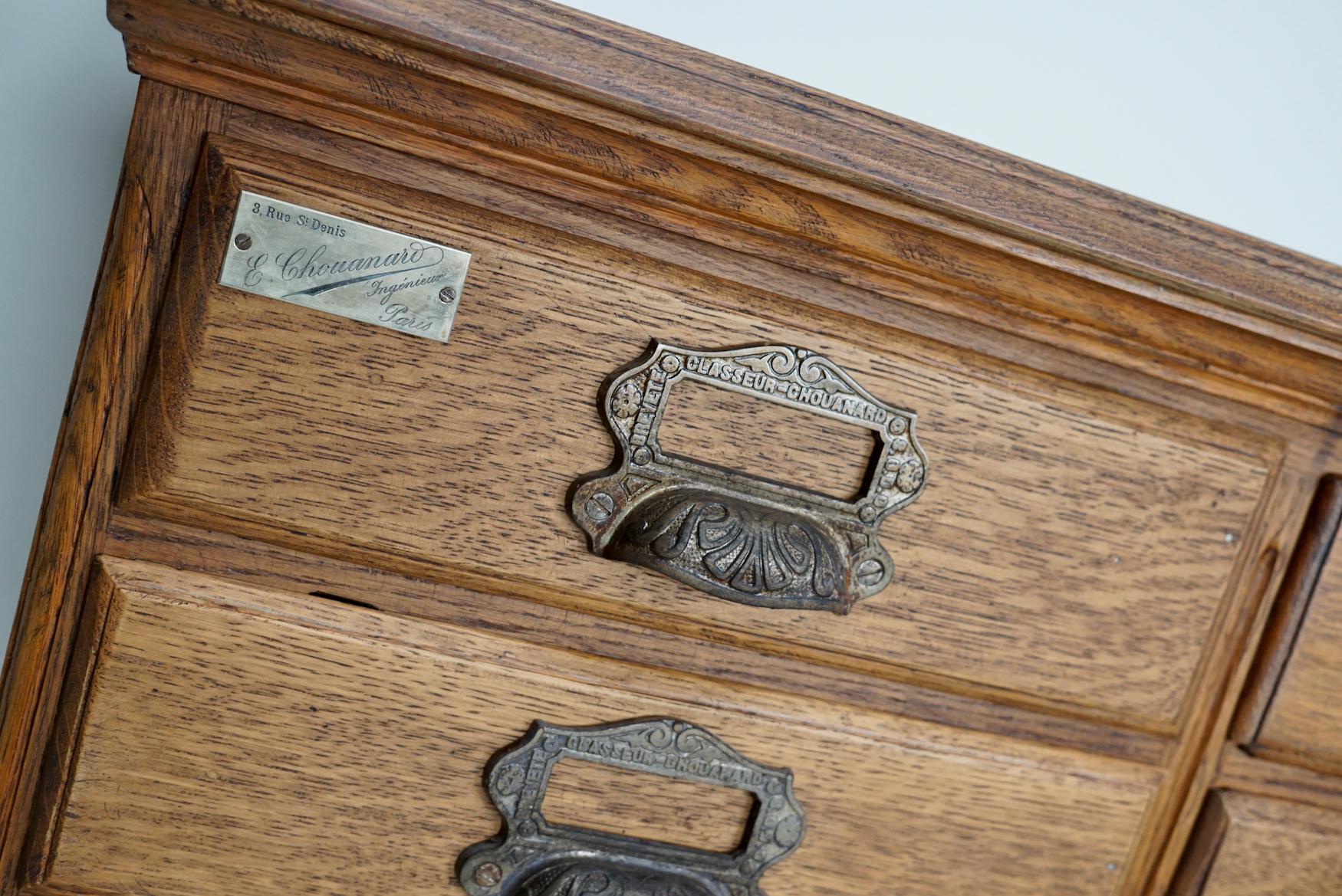 Antique French Oak Filing / Apothekerschrank von Chouanard, um 1910 im Angebot 1