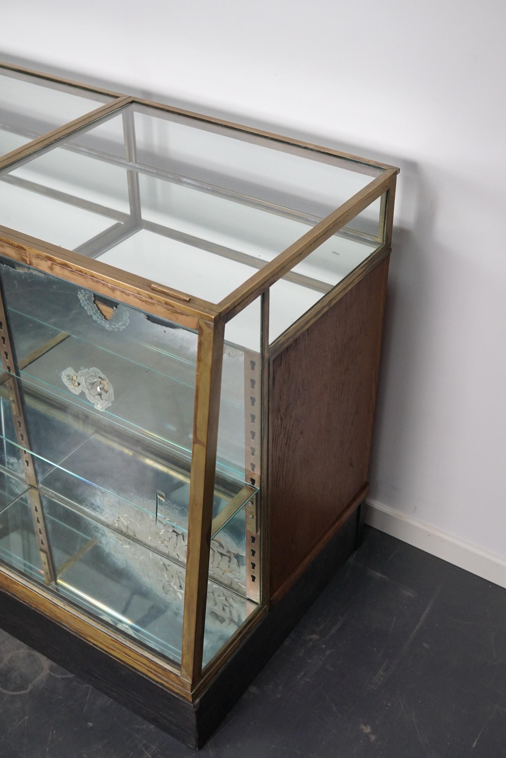 Antique French Oak, Glass and Brass Shop Counter Cabinet / Vitrine, circa 1920s 14