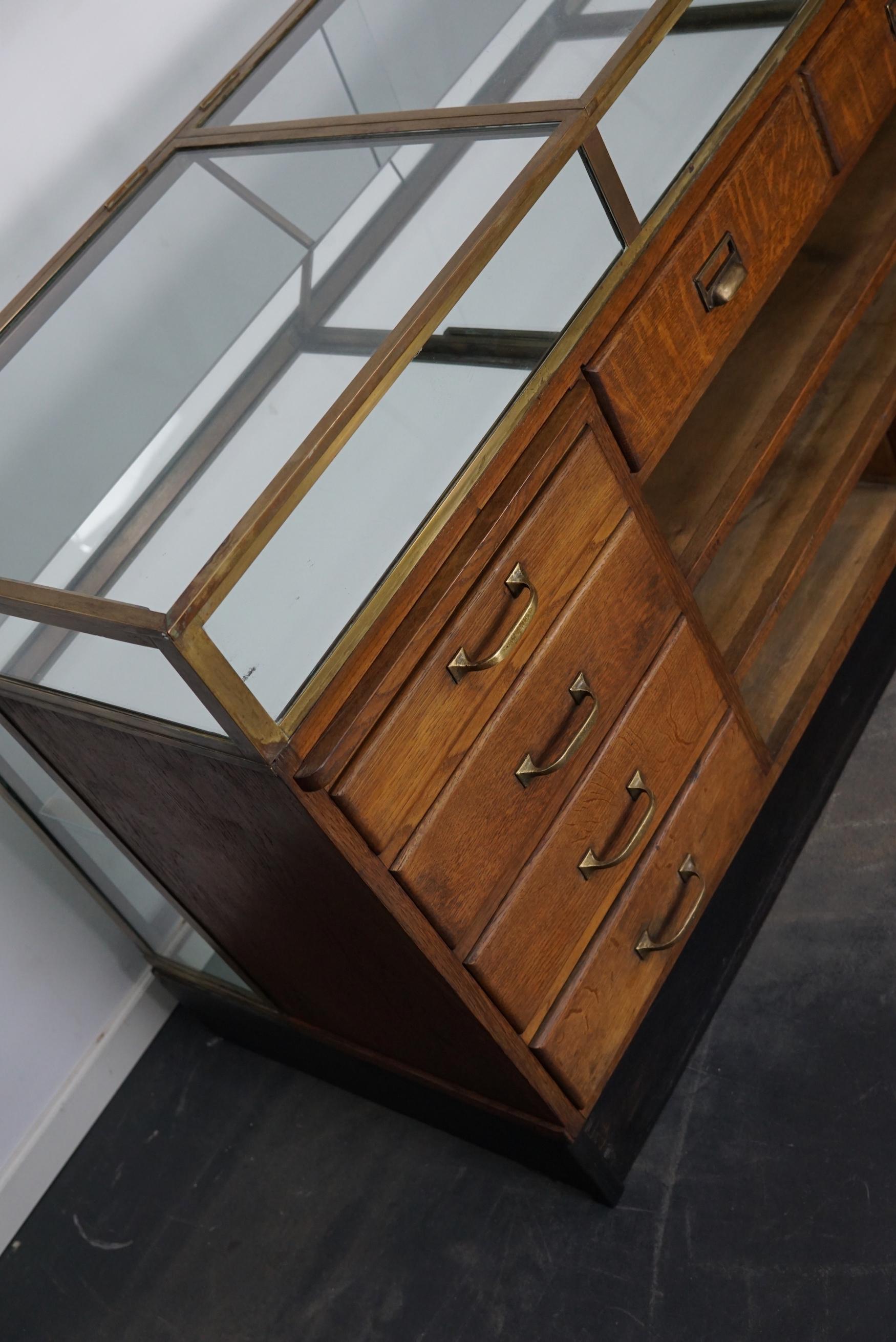 Early 20th Century Antique French Oak, Glass and Brass Shop Counter Cabinet / Vitrine, circa 1920s